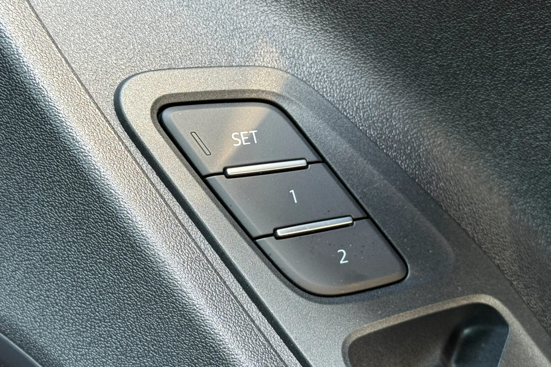 Audi Q3 thumbnail image number 22