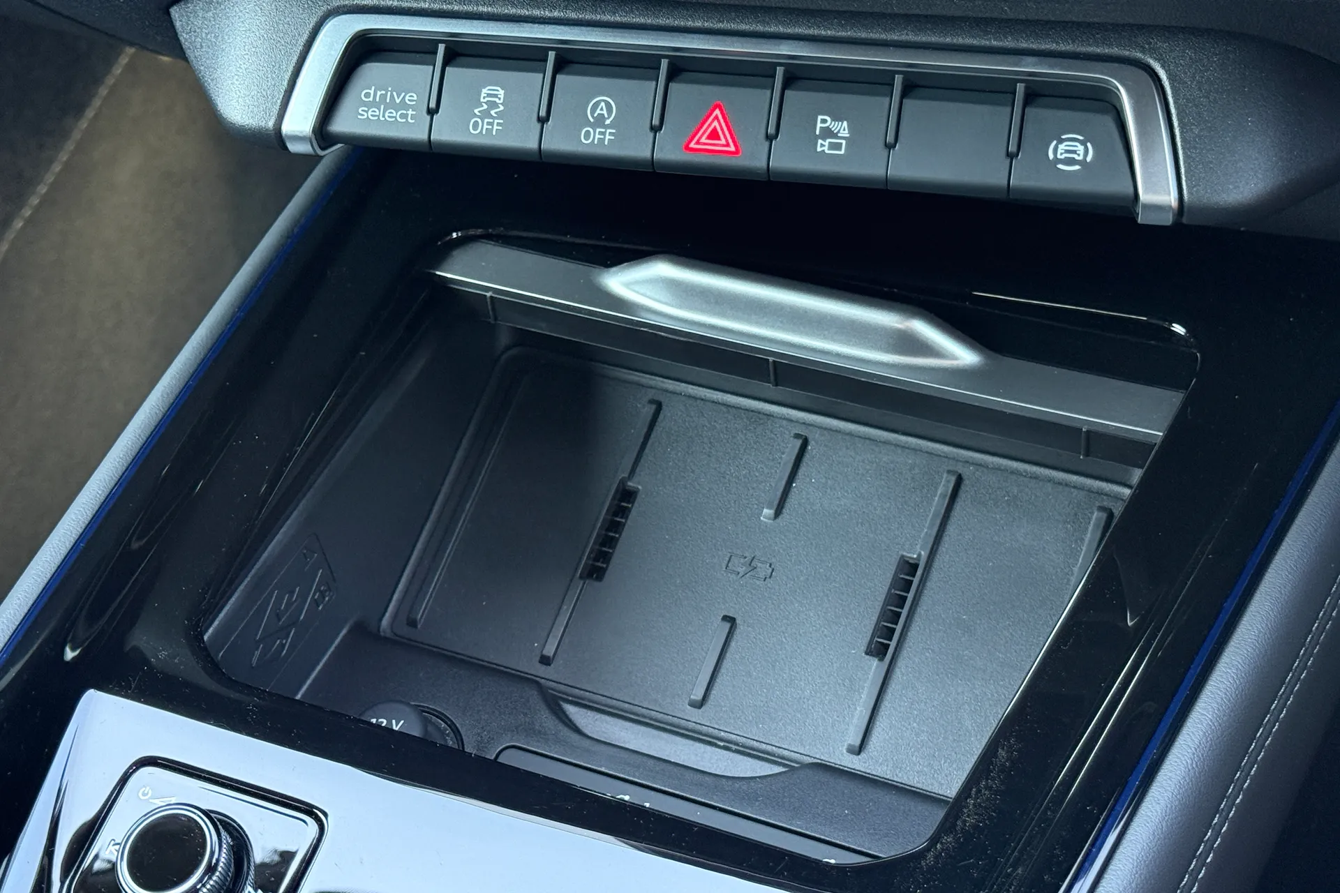 Audi Q3 thumbnail image number 19