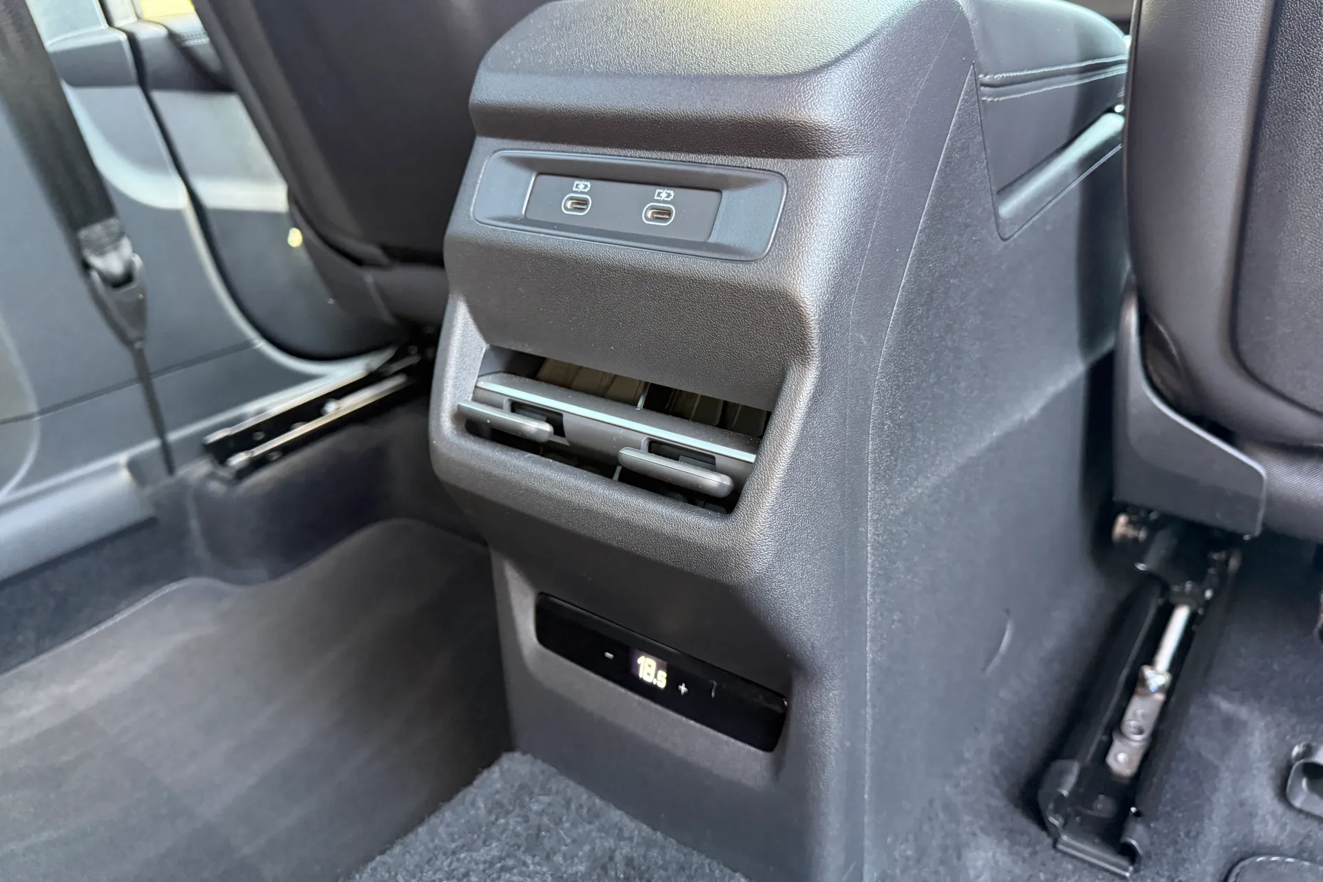 Audi Q3 thumbnail image number 53