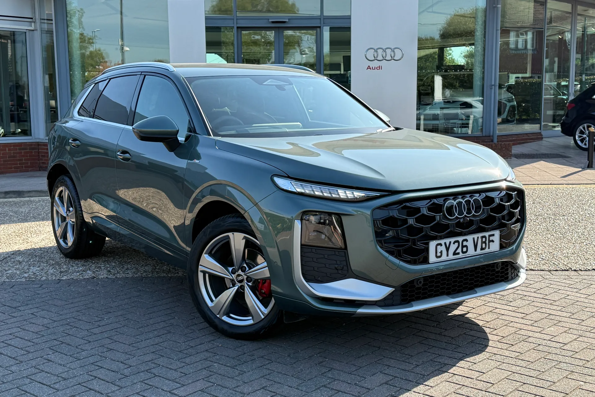 Audi Q3 thumbnail image number 30