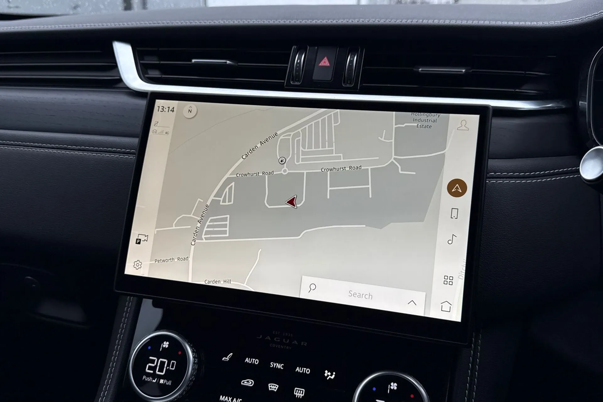 Jaguar F-PACE thumbnail image number 6