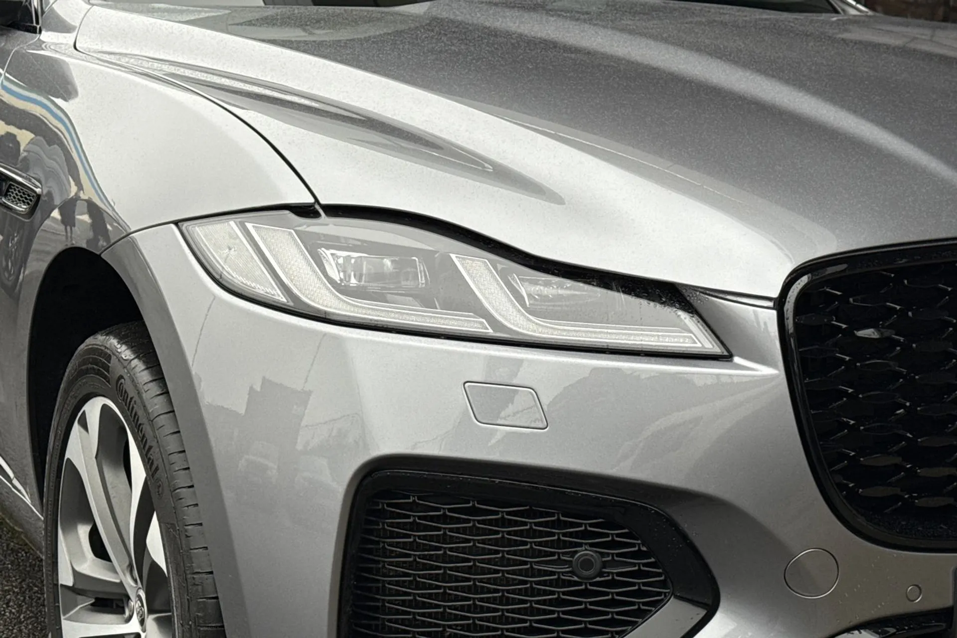 Jaguar F-PACE thumbnail image number 33