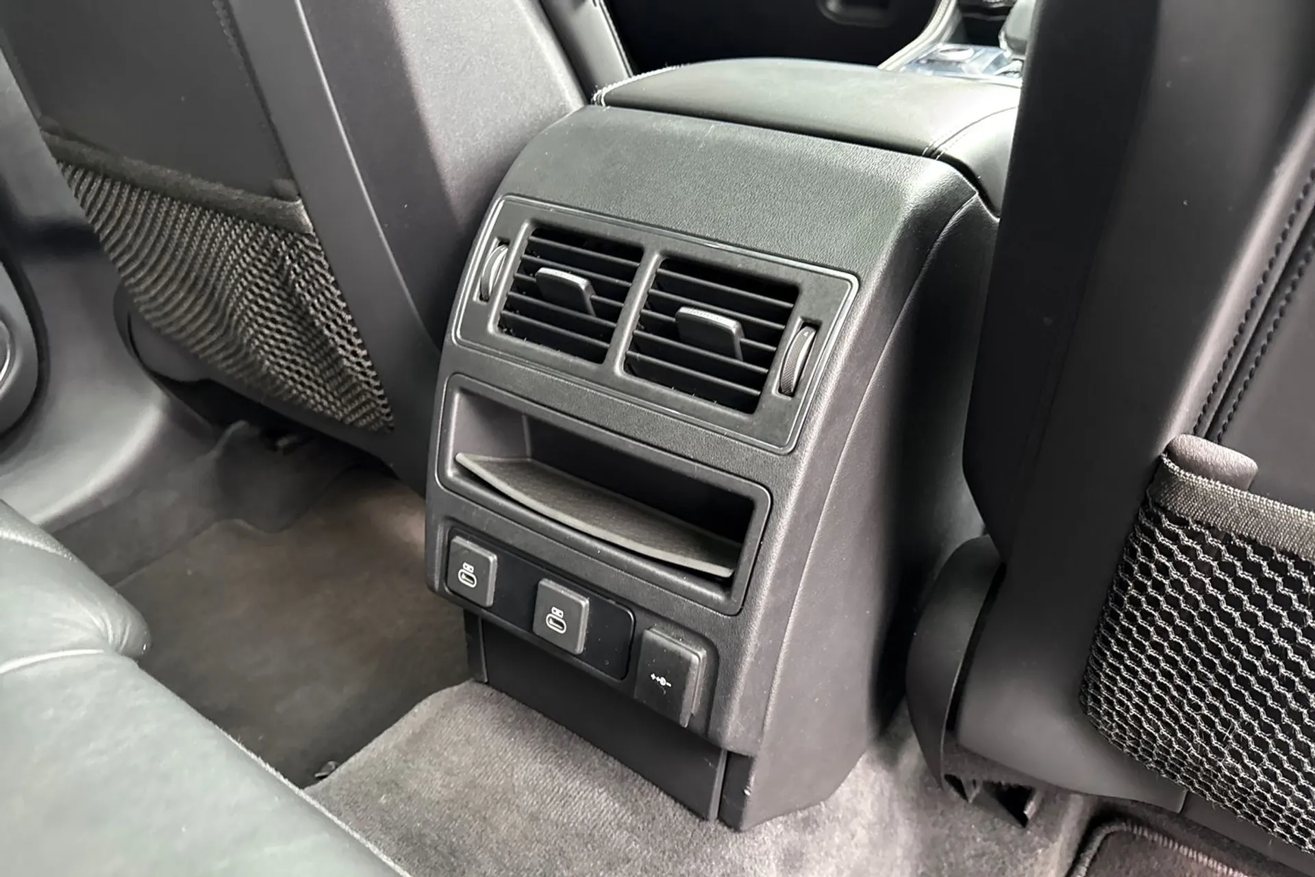 Jaguar F-PACE thumbnail image number 59