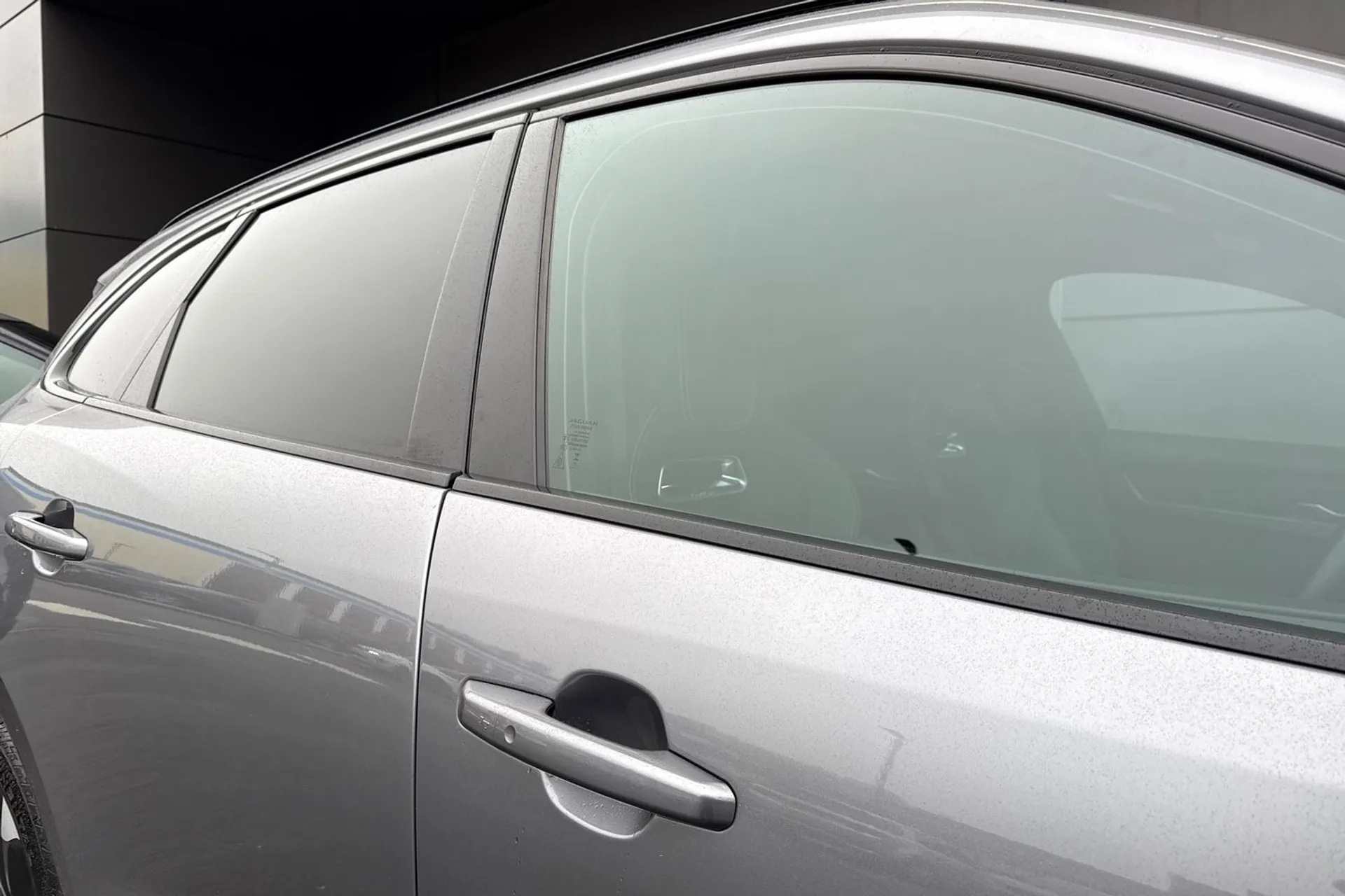 Jaguar F-PACE thumbnail image number 27