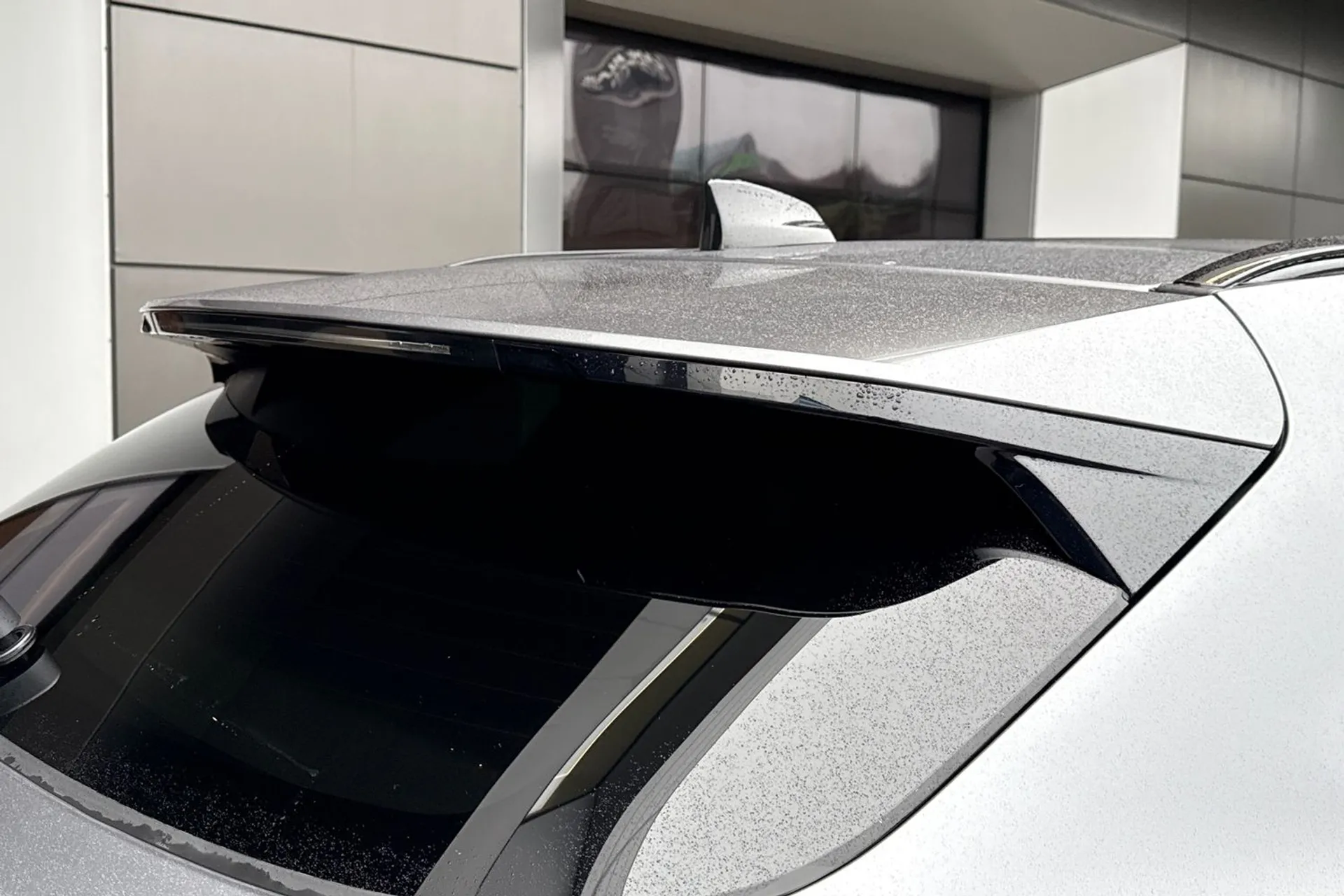 Jaguar F-PACE thumbnail image number 28