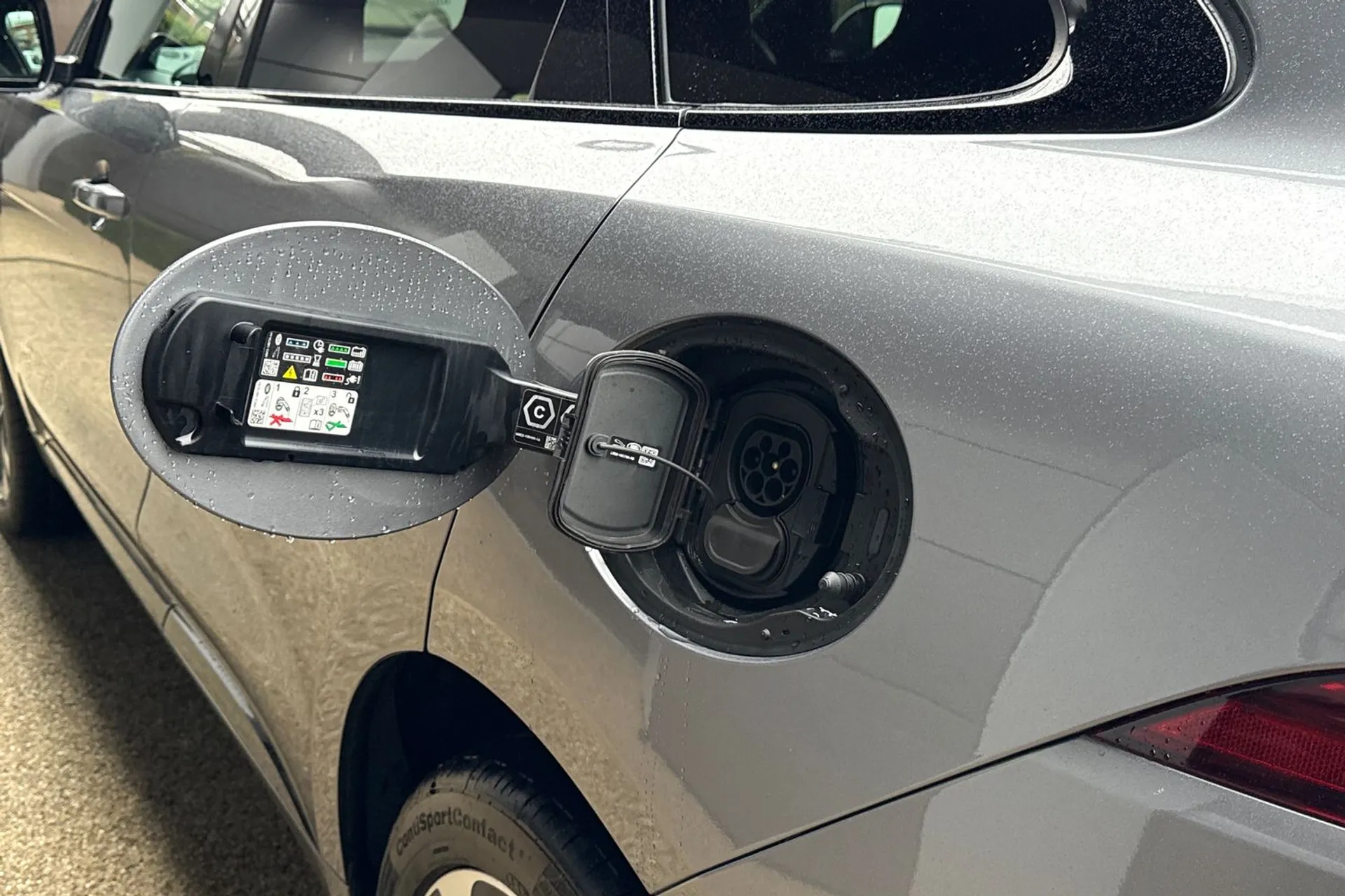 Jaguar F-PACE thumbnail image number 12