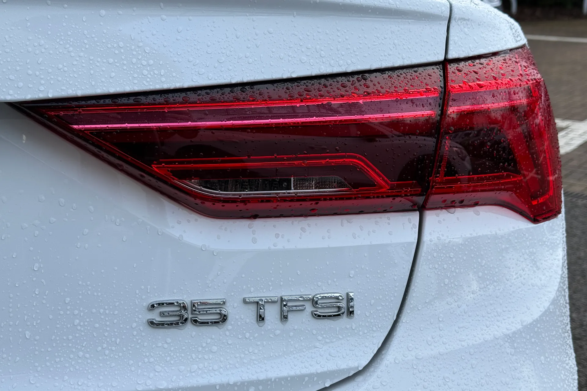 Audi Q3 thumbnail image number 38