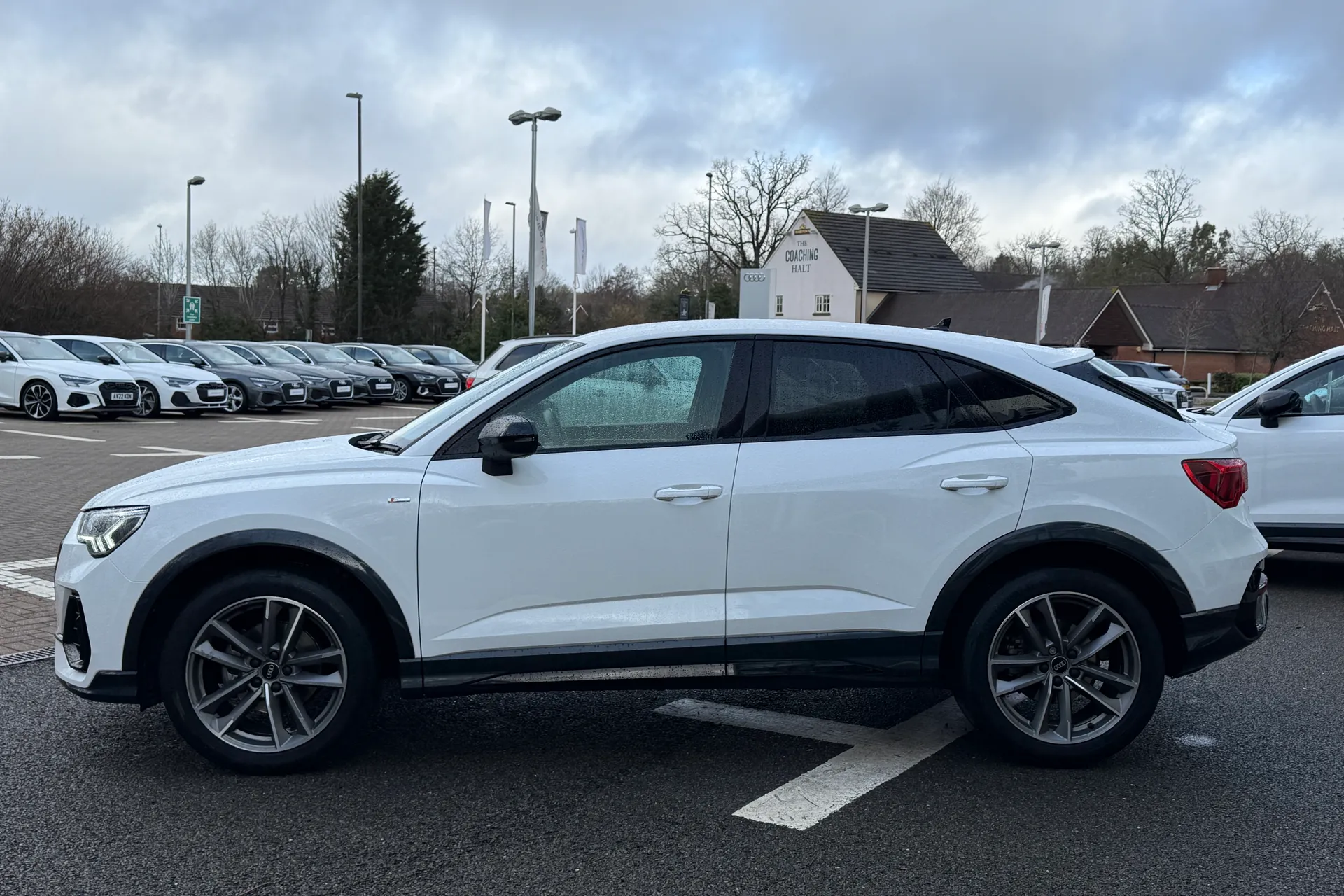 Audi Q3 thumbnail image number 42