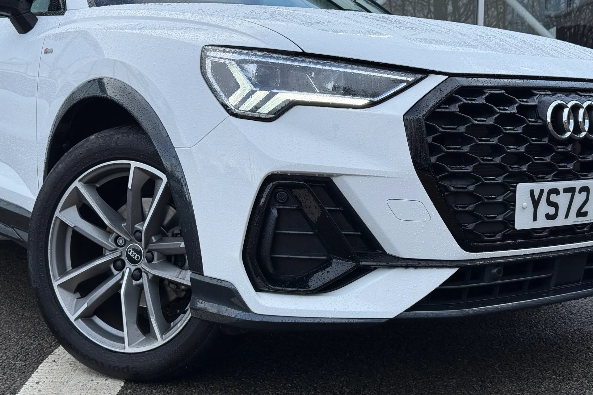 Audi Q3 thumbnail image number 6