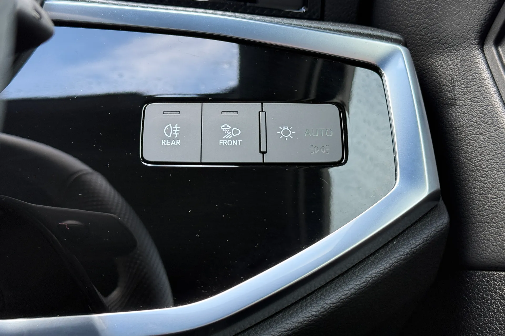 Audi Q3 thumbnail image number 16