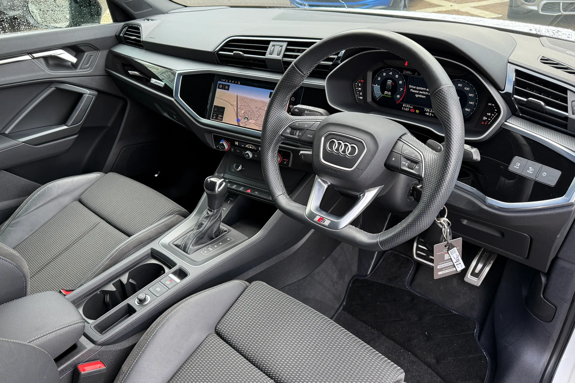 Audi Q3 thumbnail image number 22