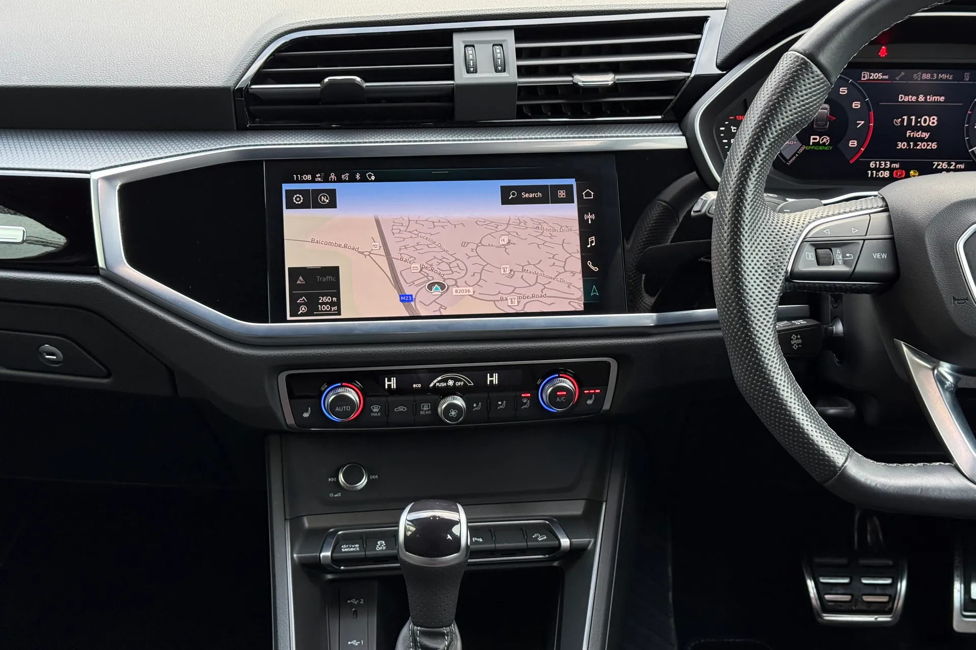 Audi Q3 thumbnail image number 32