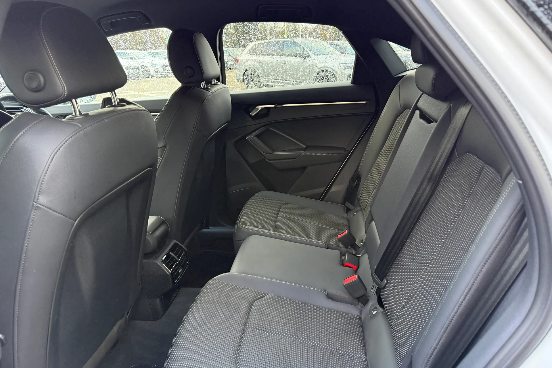 Audi Q3 thumbnail image number 45