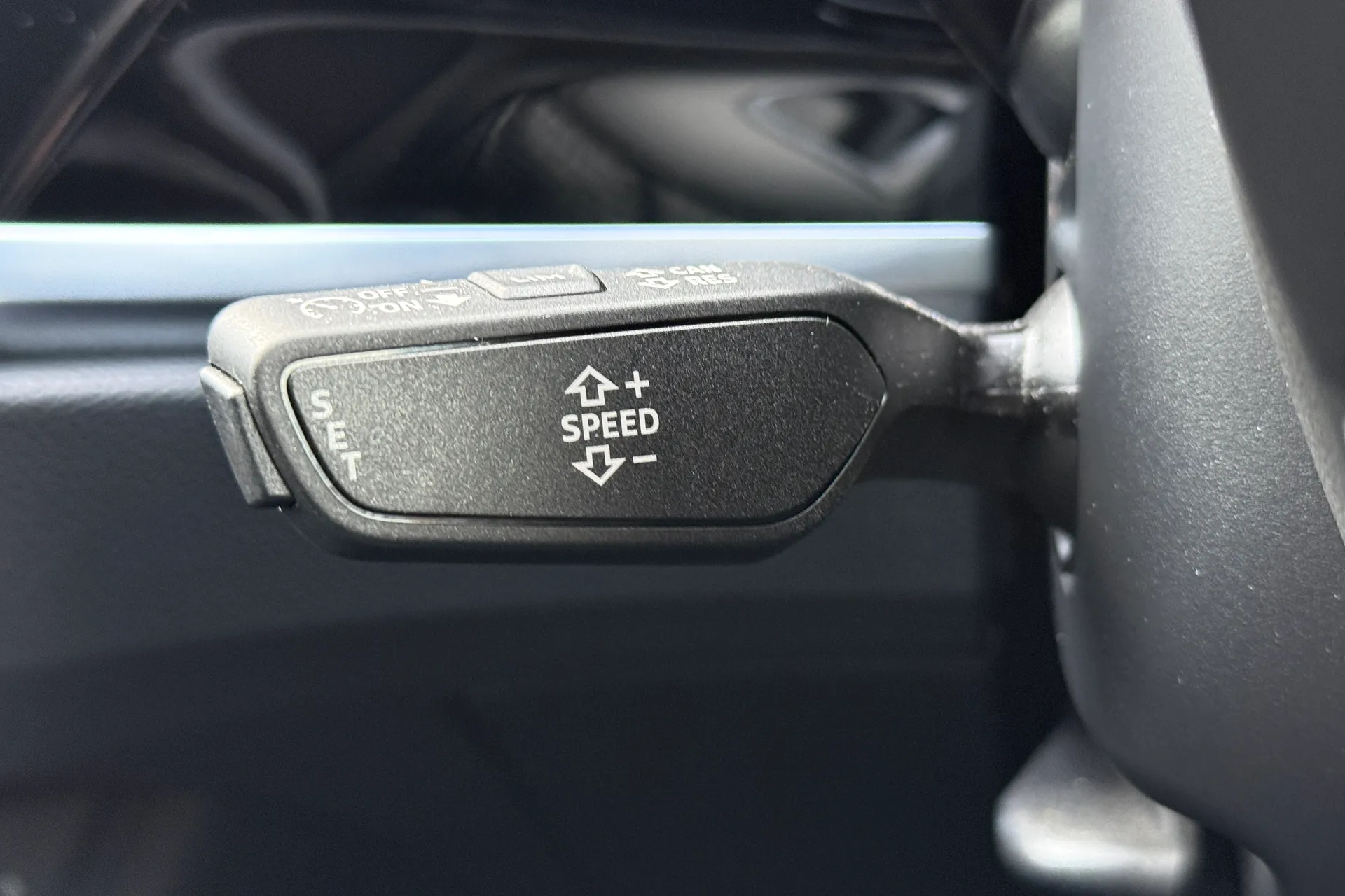 Audi Q3 thumbnail image number 11