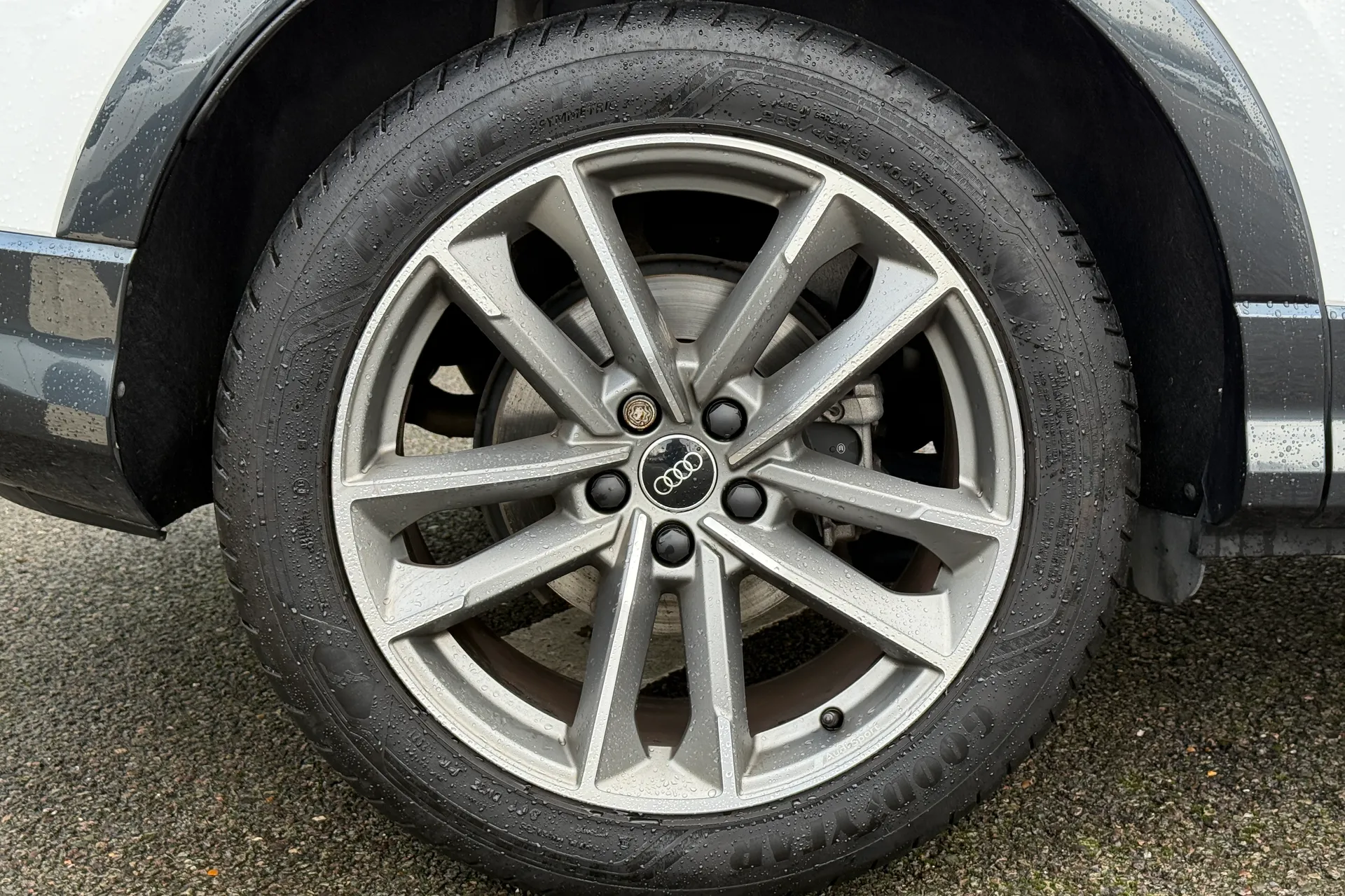 Audi Q3 thumbnail image number 25