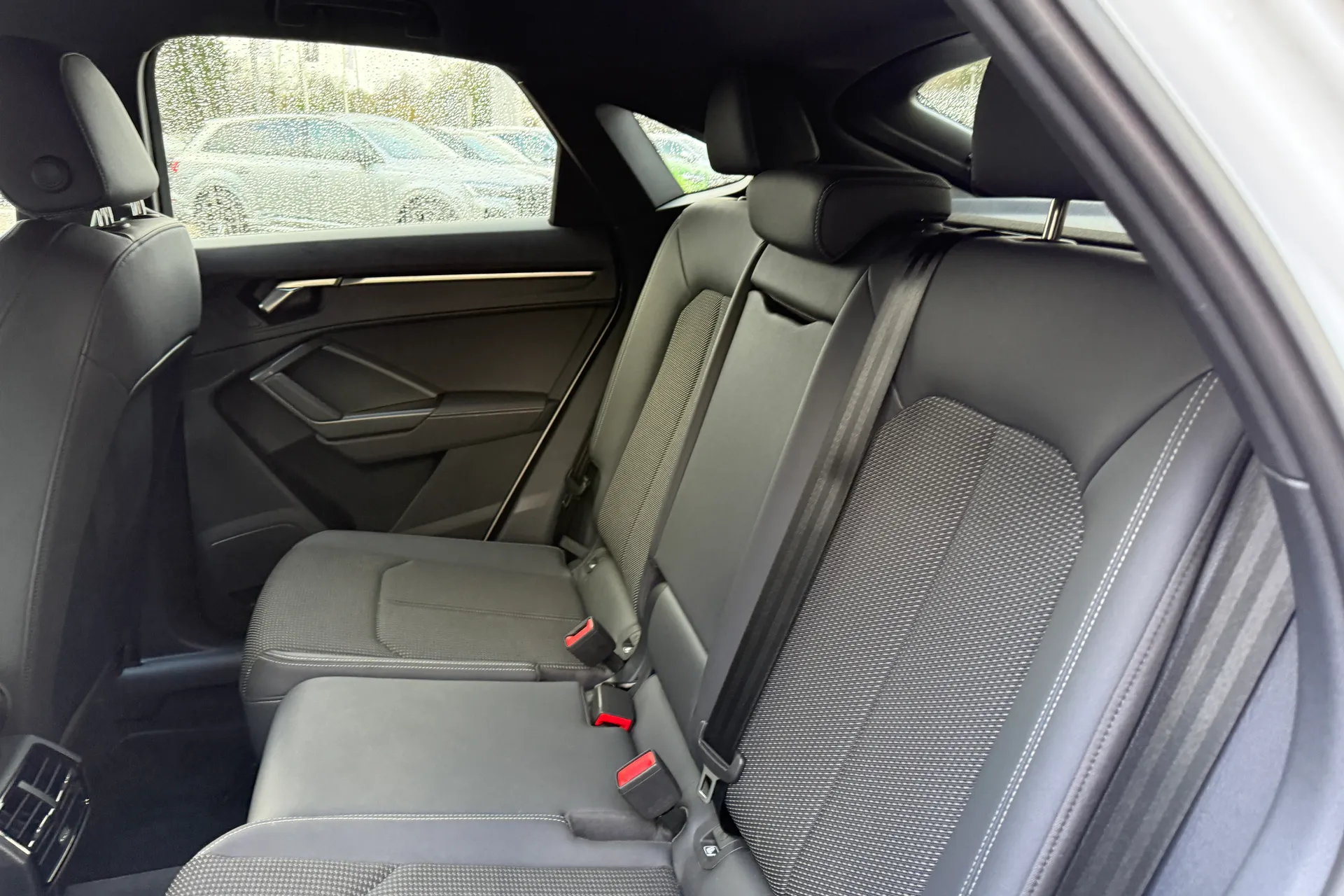 Audi Q3 thumbnail image number 44