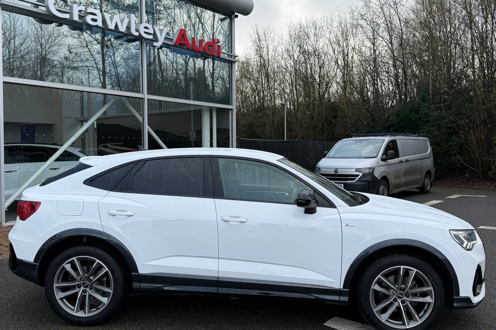 Audi Q3 thumbnail image number 2