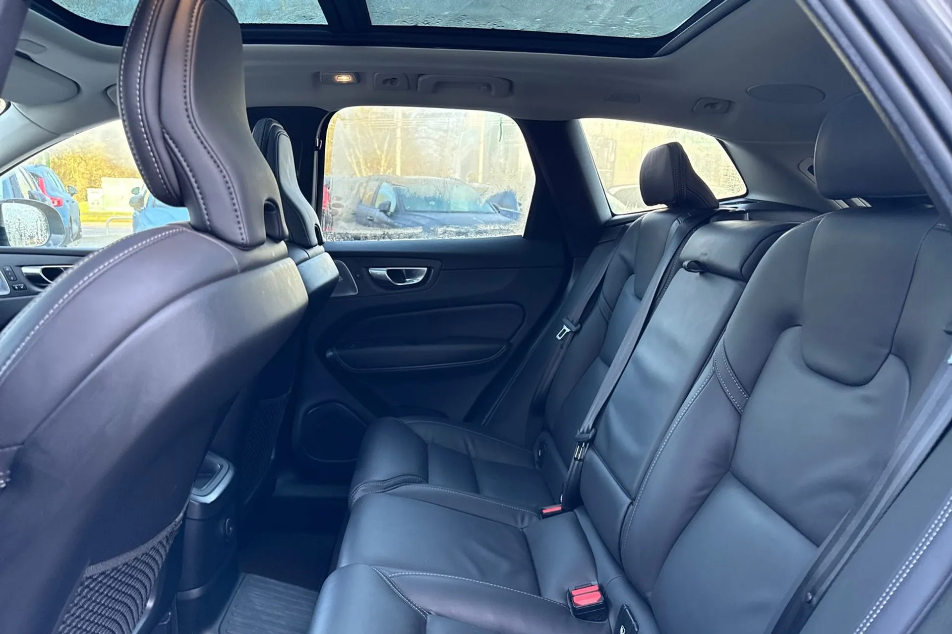 Volvo XC60 thumbnail image number 30