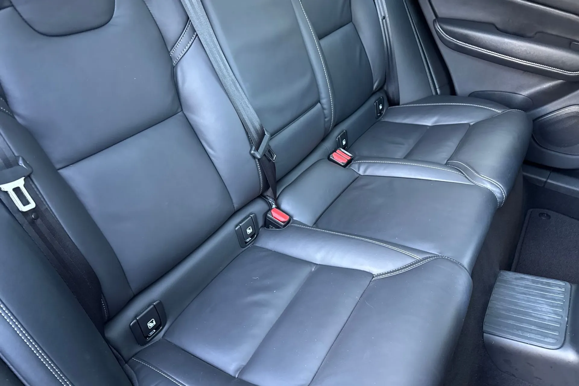 Volvo XC60 thumbnail image number 25