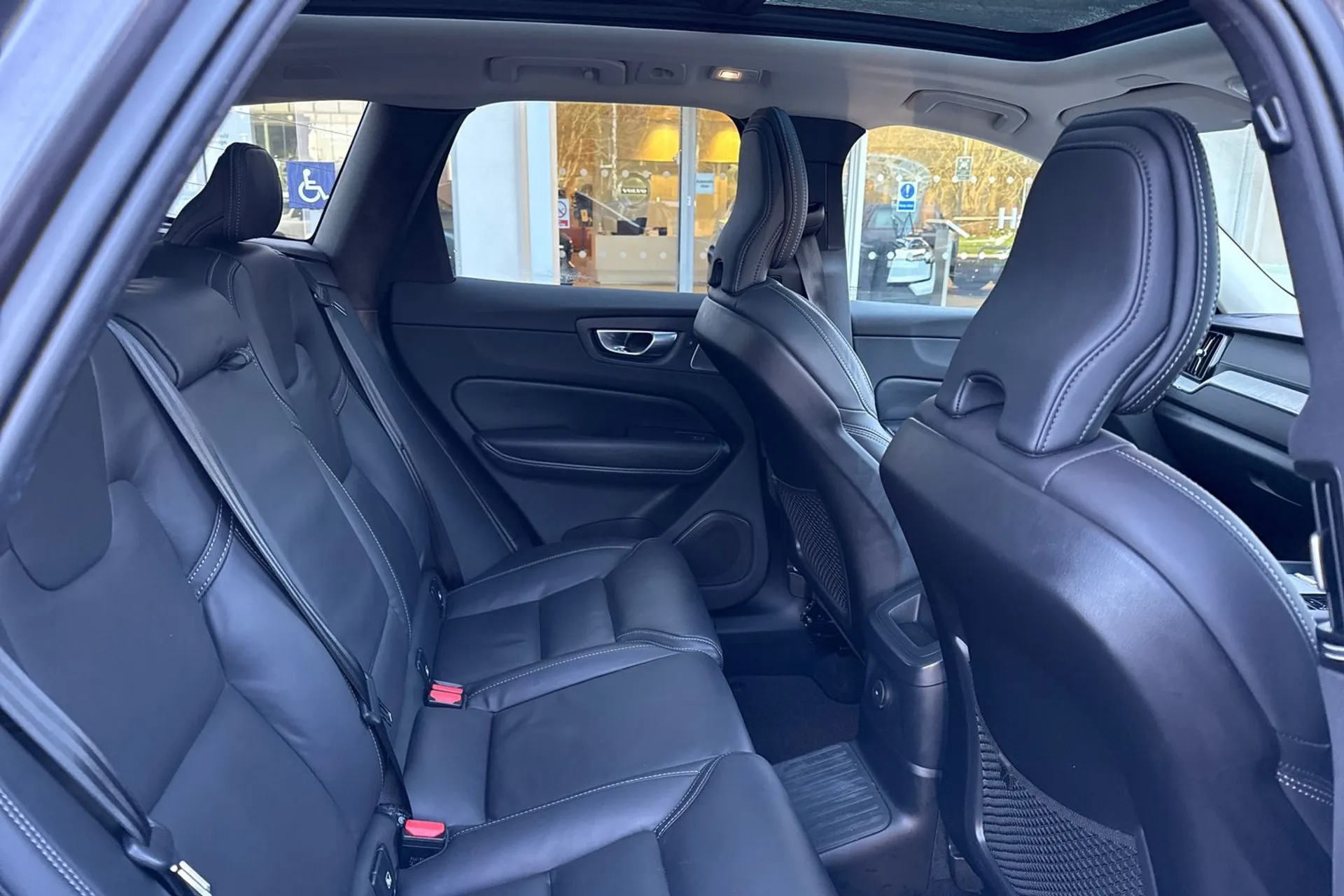 Volvo XC60 thumbnail image number 23