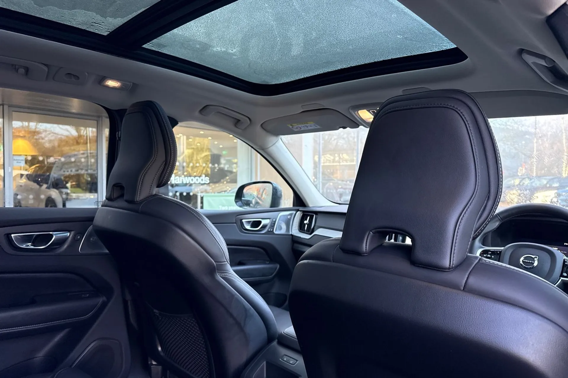 Volvo XC60 thumbnail image number 24