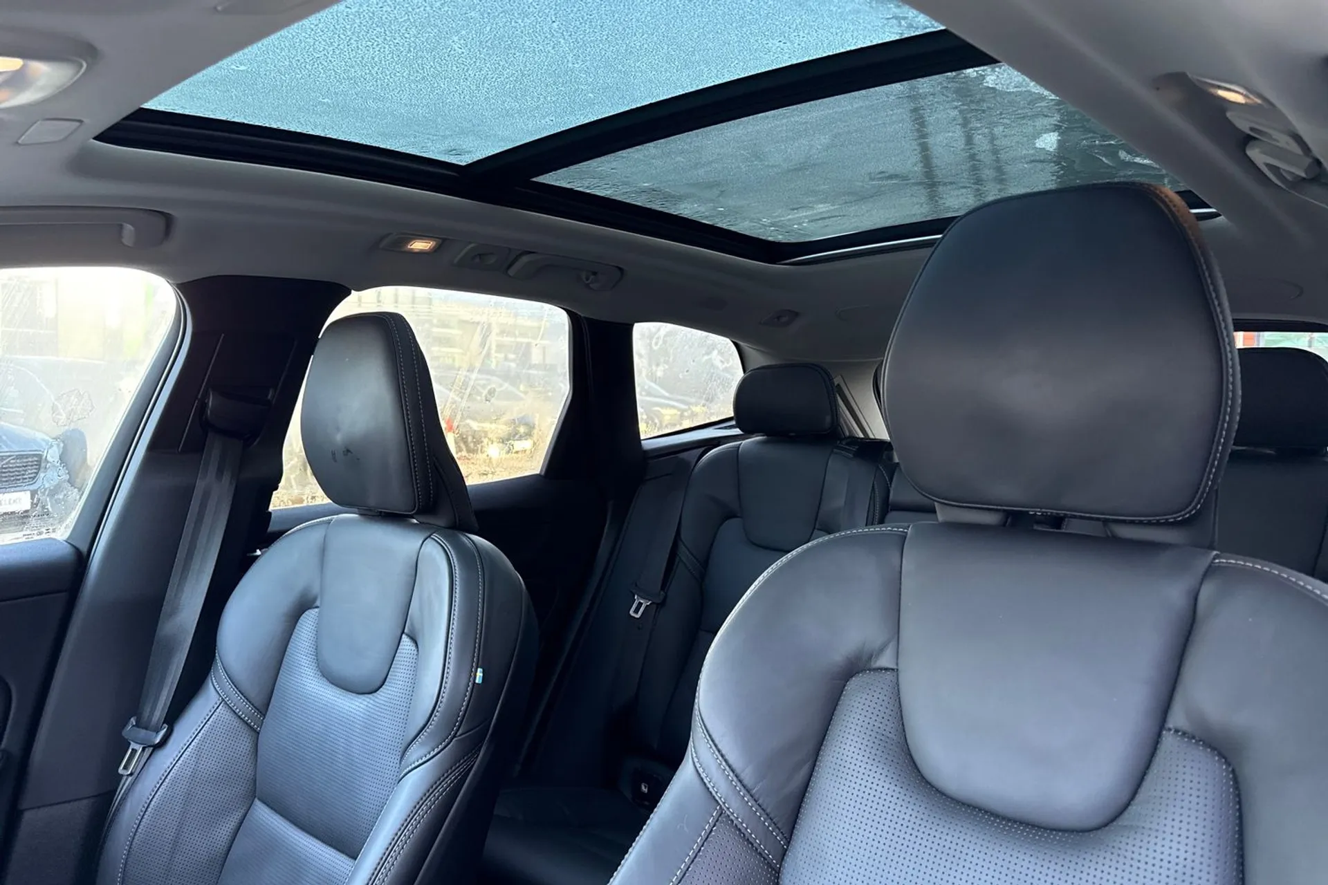 Volvo XC60 thumbnail image number 29