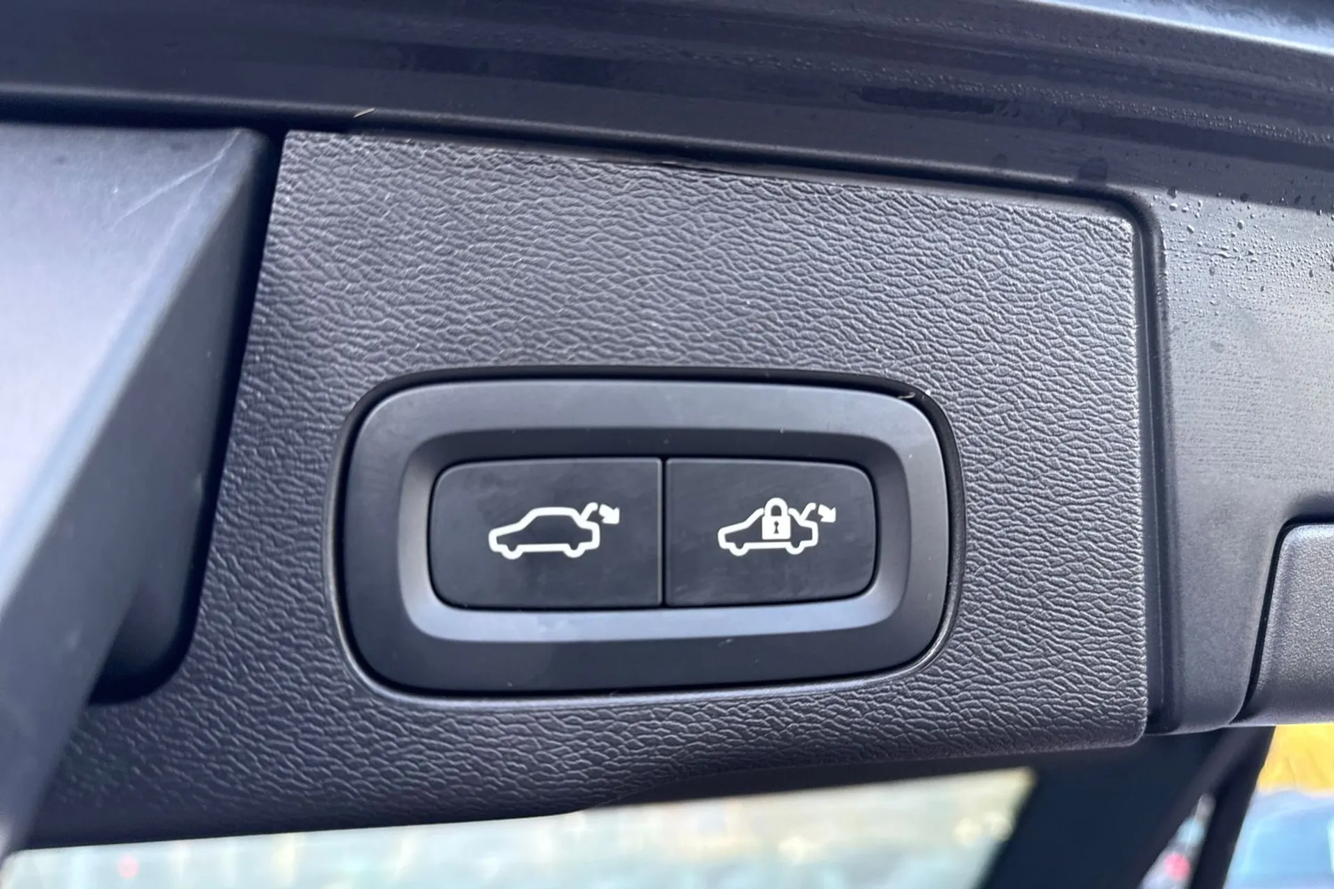 Volvo XC60 thumbnail image number 21