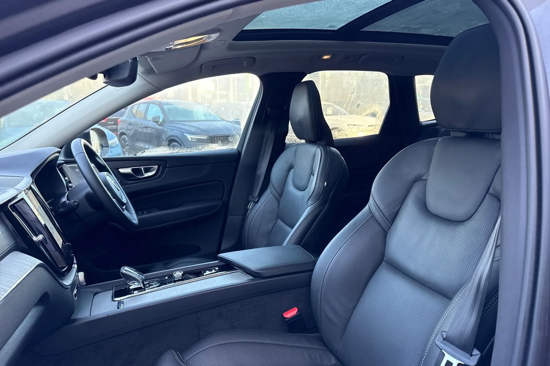 Volvo XC60 thumbnail image number 28