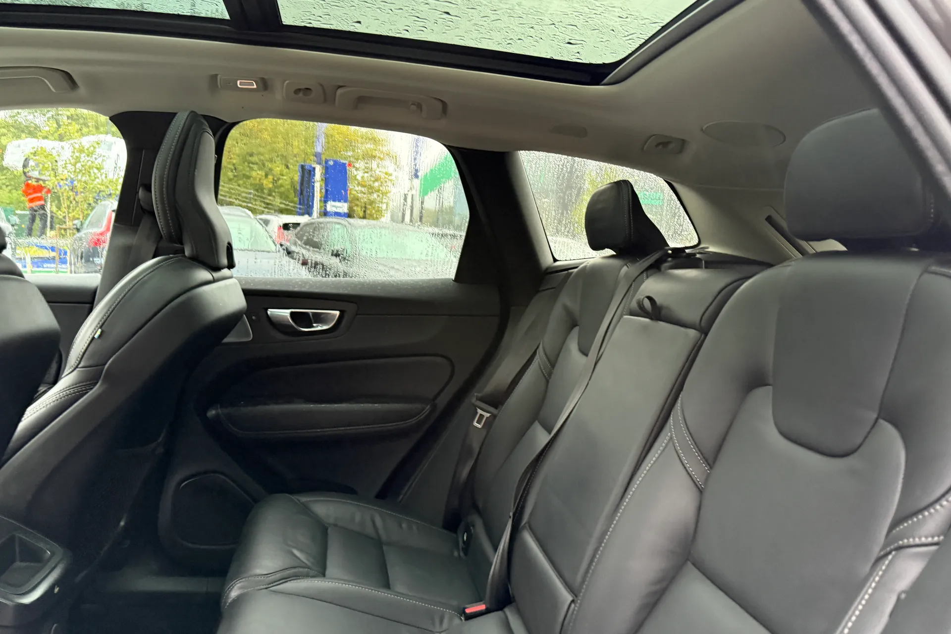 Volvo XC60 thumbnail image number 27