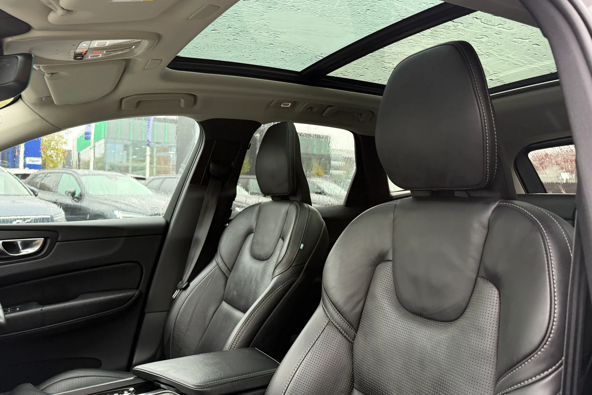 Volvo XC60 thumbnail image number 25