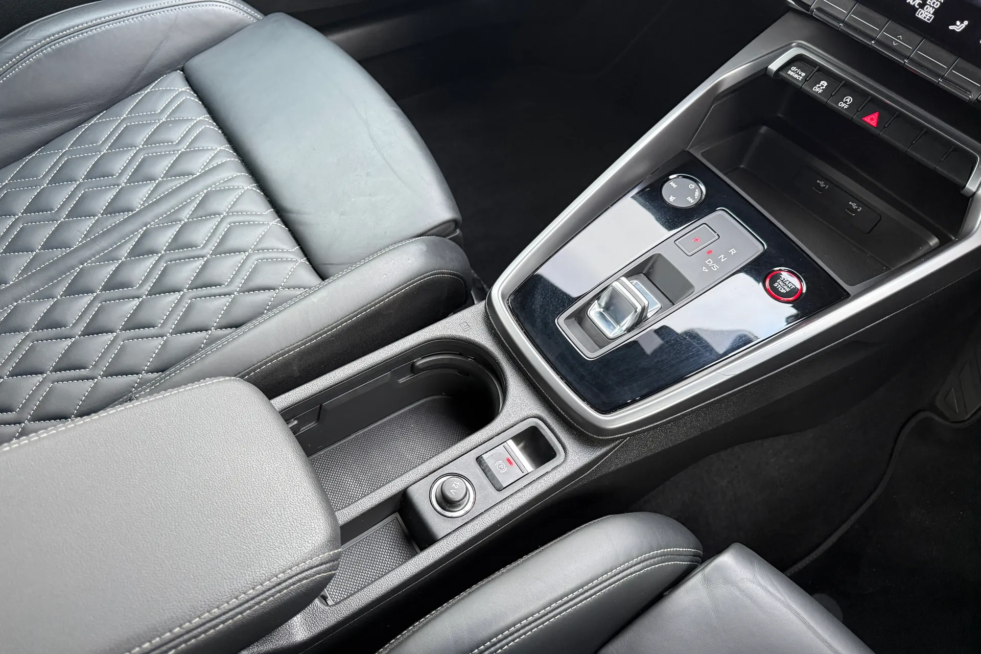 Audi A3 thumbnail image number 36