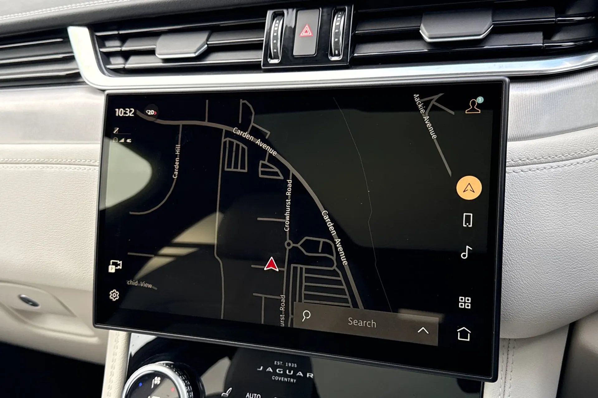 Jaguar F-PACE thumbnail image number 6