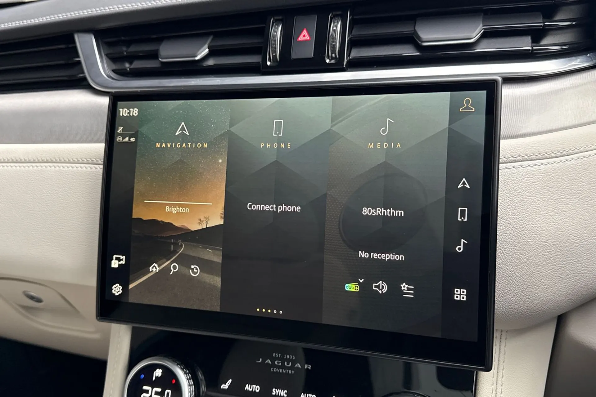 Jaguar F-PACE thumbnail image number 61