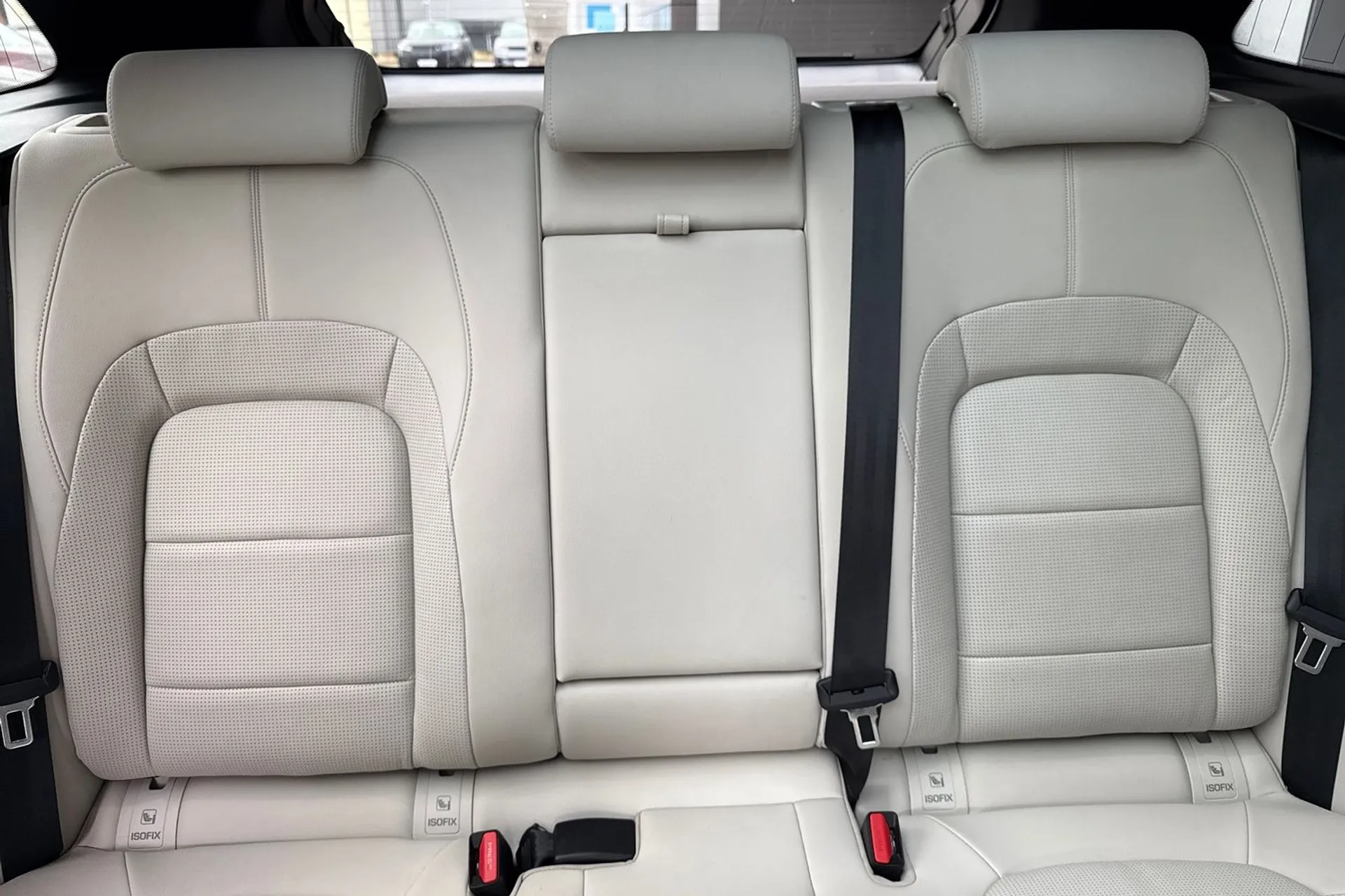 Jaguar F-PACE thumbnail image number 44