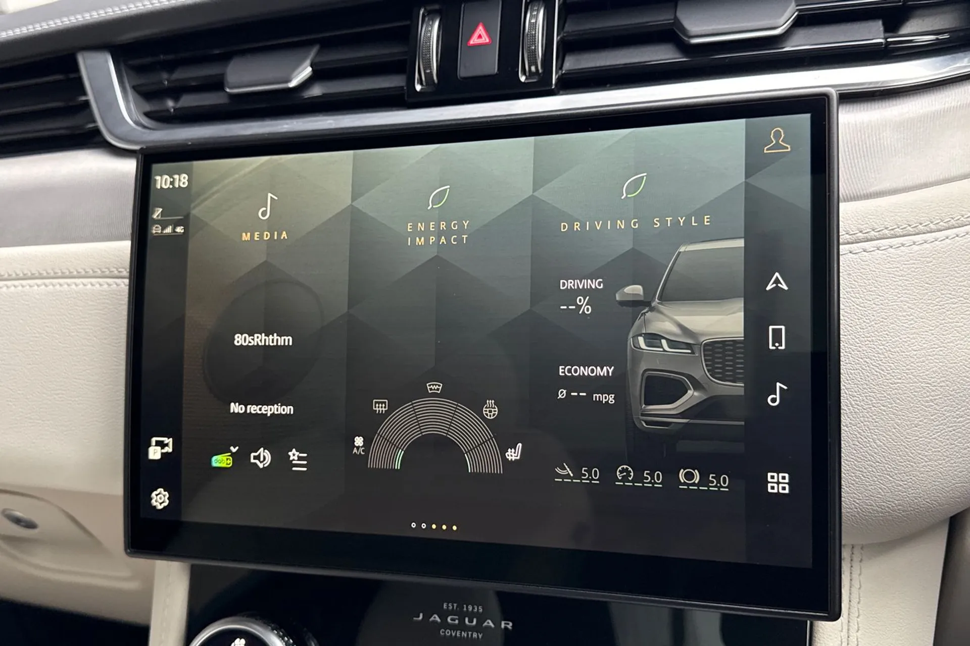 Jaguar F-PACE thumbnail image number 62