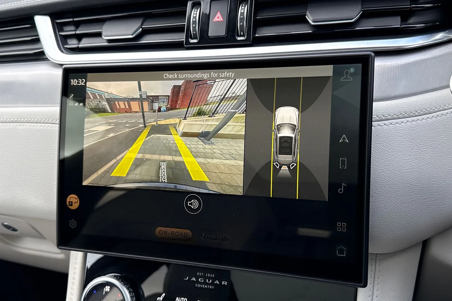 Jaguar F-PACE thumbnail image number 5