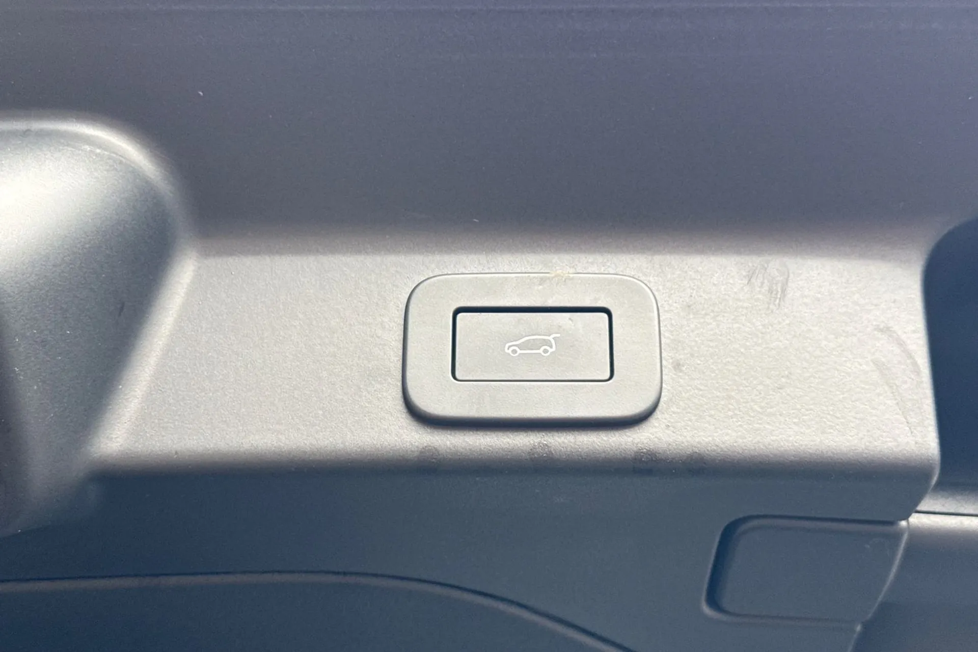 Jaguar F-PACE thumbnail image number 41