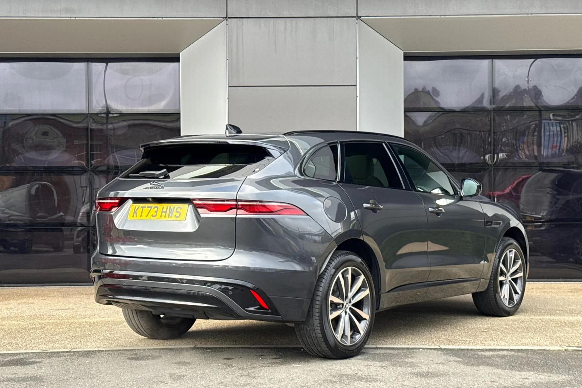 Jaguar F-PACE thumbnail image number 7