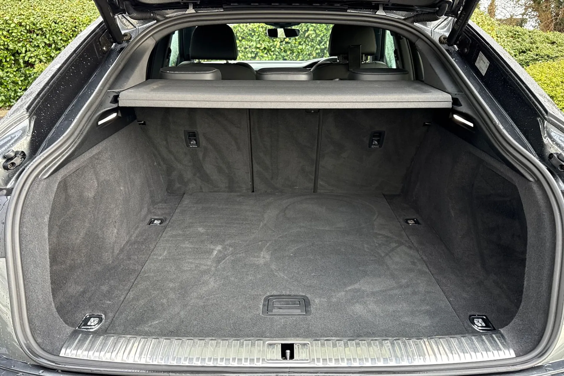 Audi e-tron thumbnail image number 33