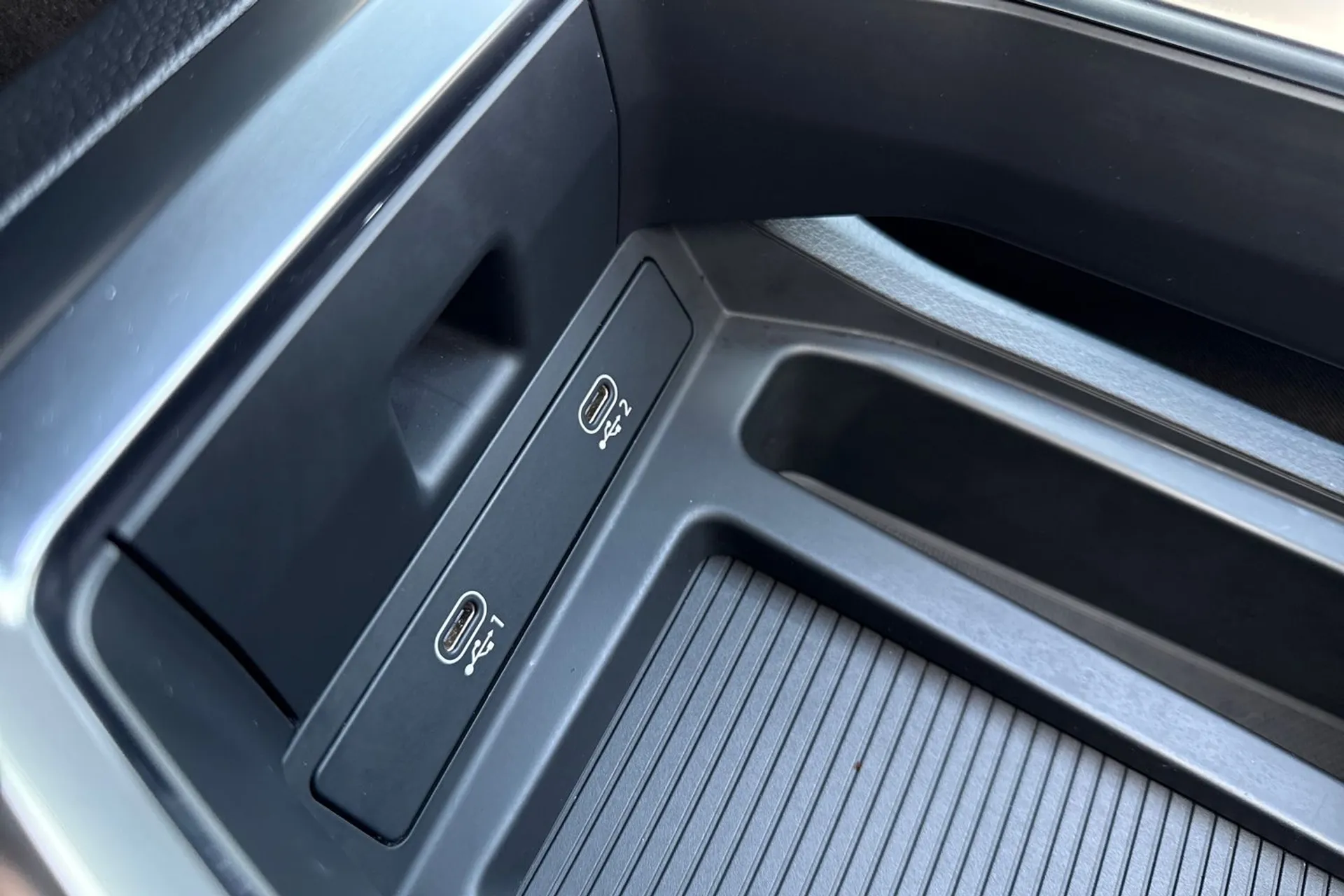 Audi e-tron thumbnail image number 27