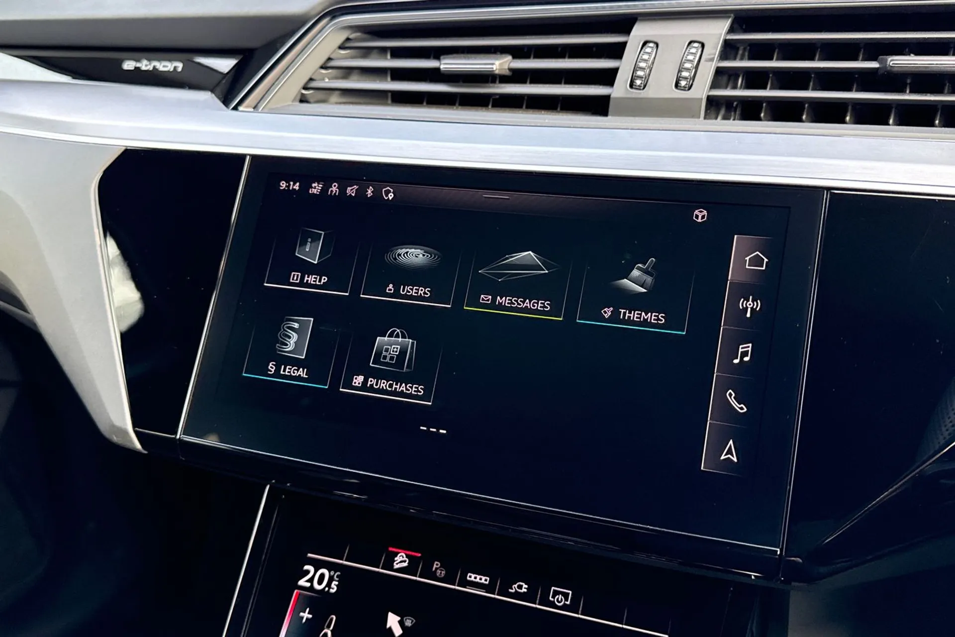 Audi e-tron thumbnail image number 17