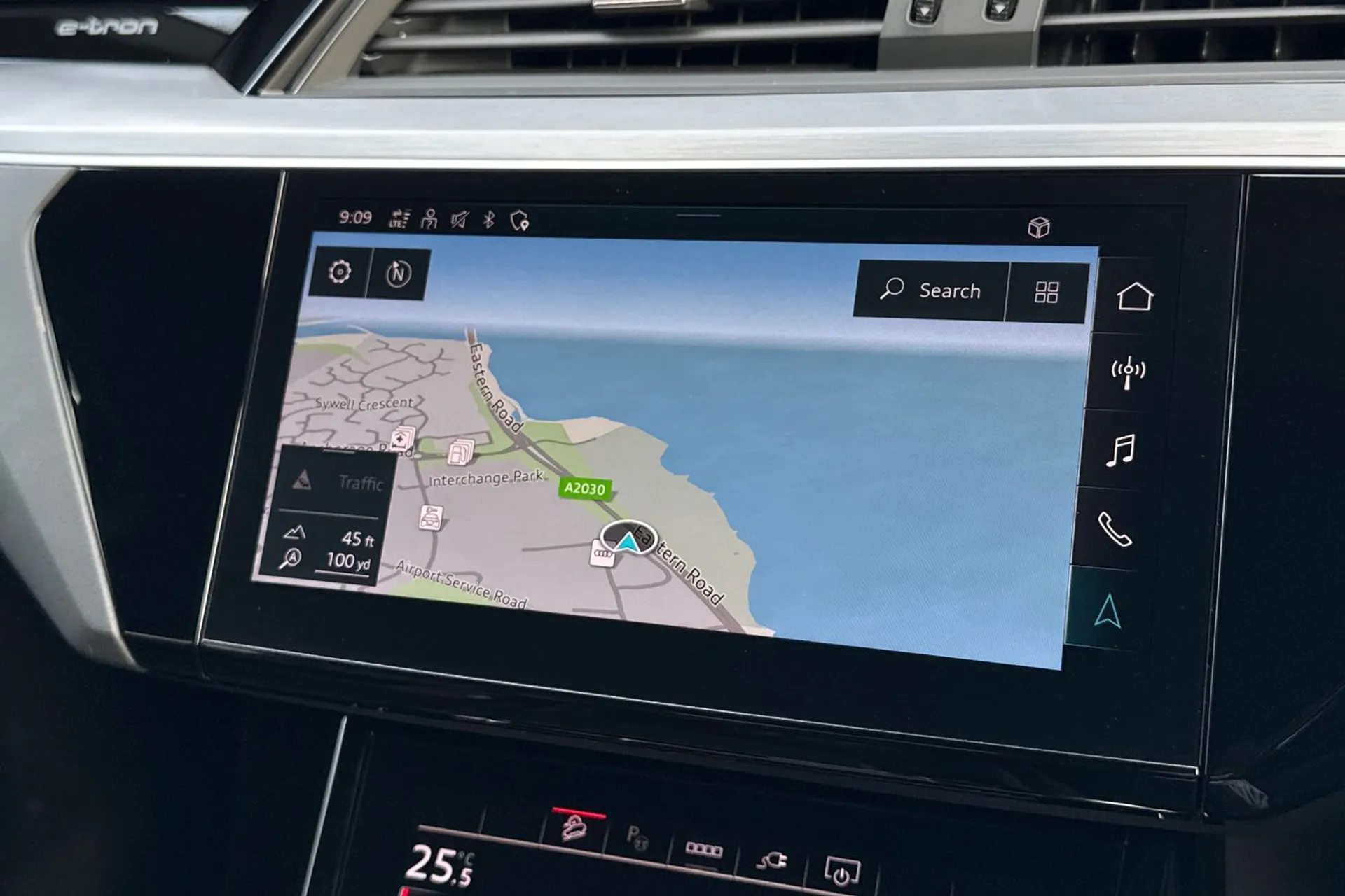 Audi e-tron thumbnail image number 8