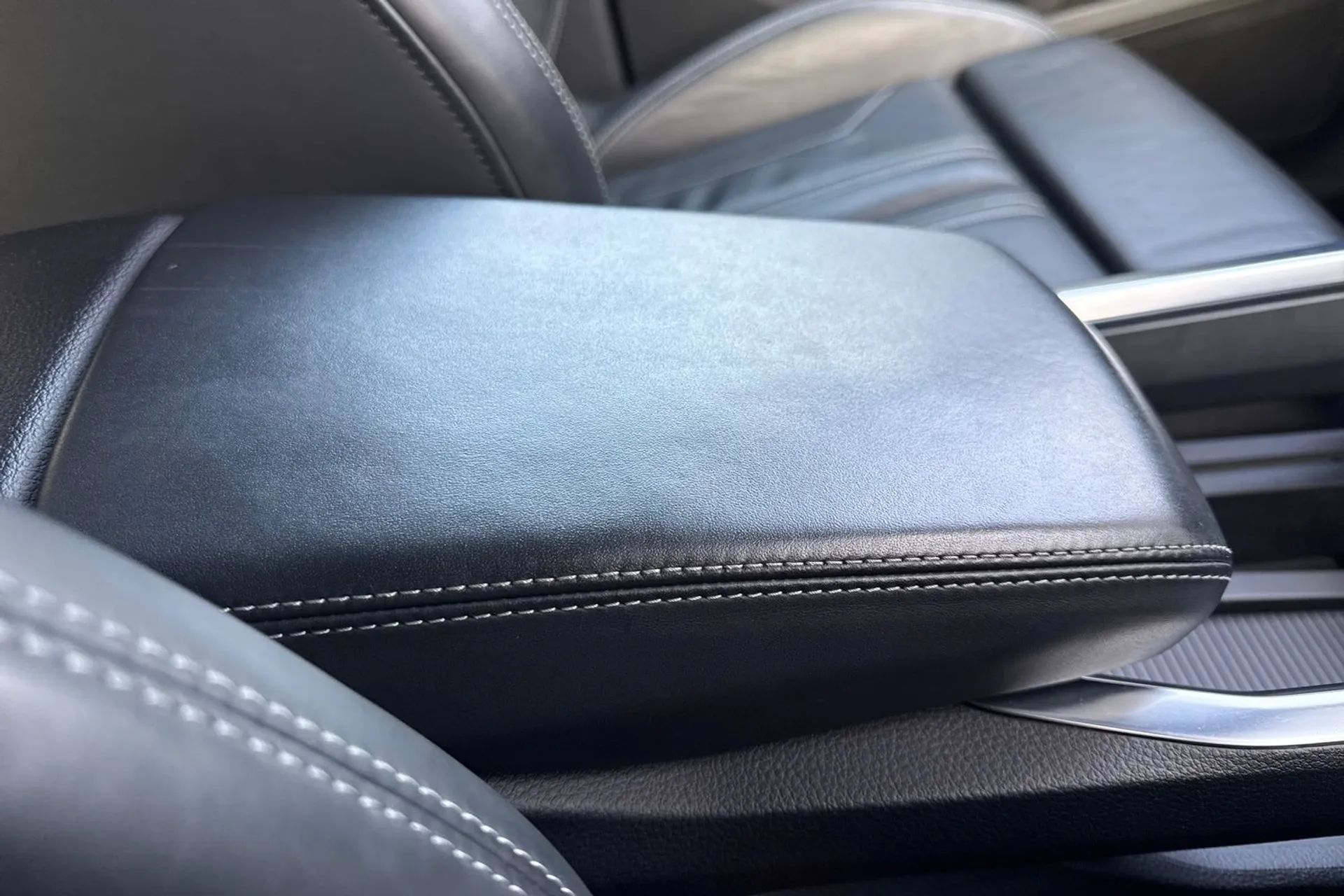 Audi e-tron thumbnail image number 50