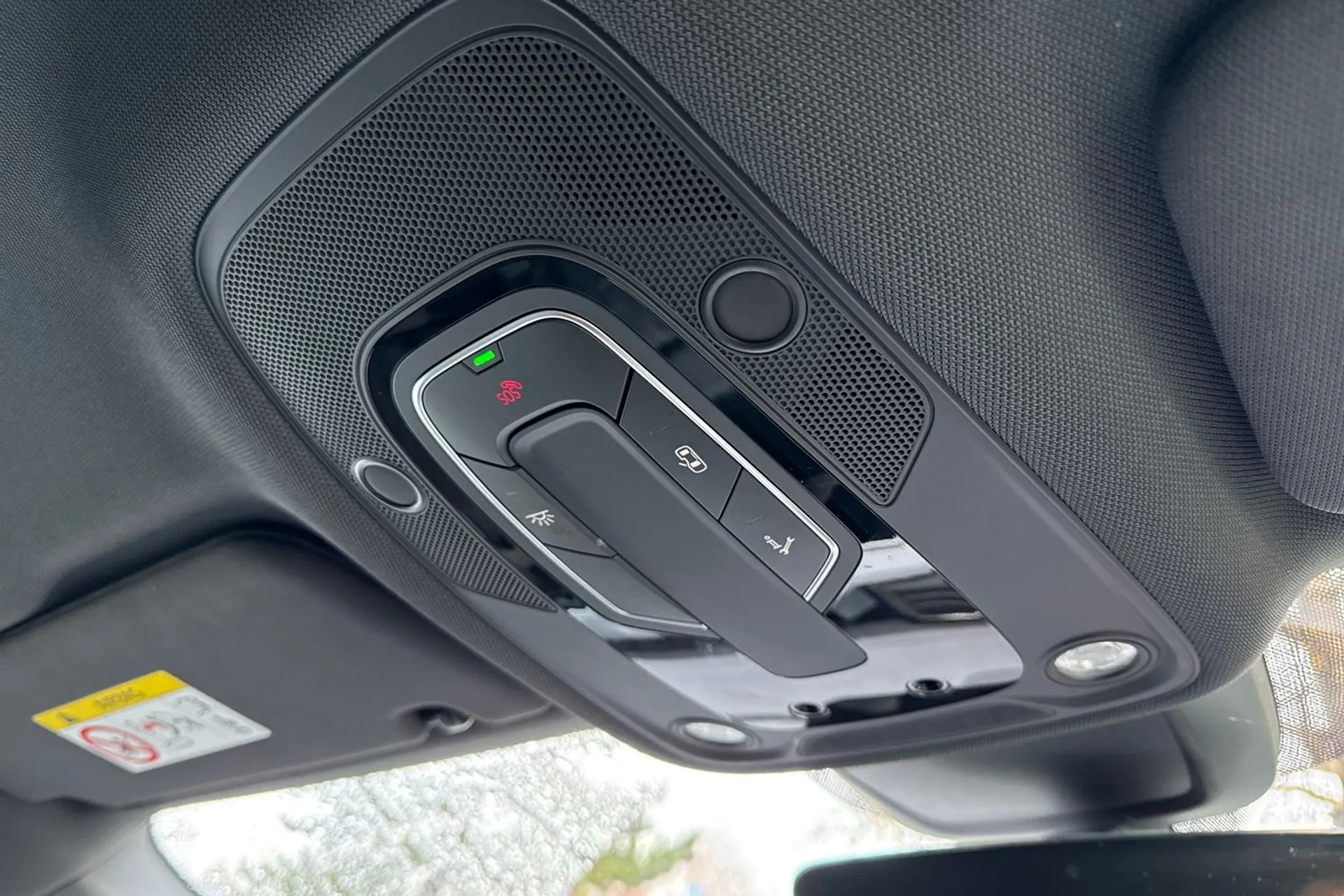 Audi e-tron thumbnail image number 43