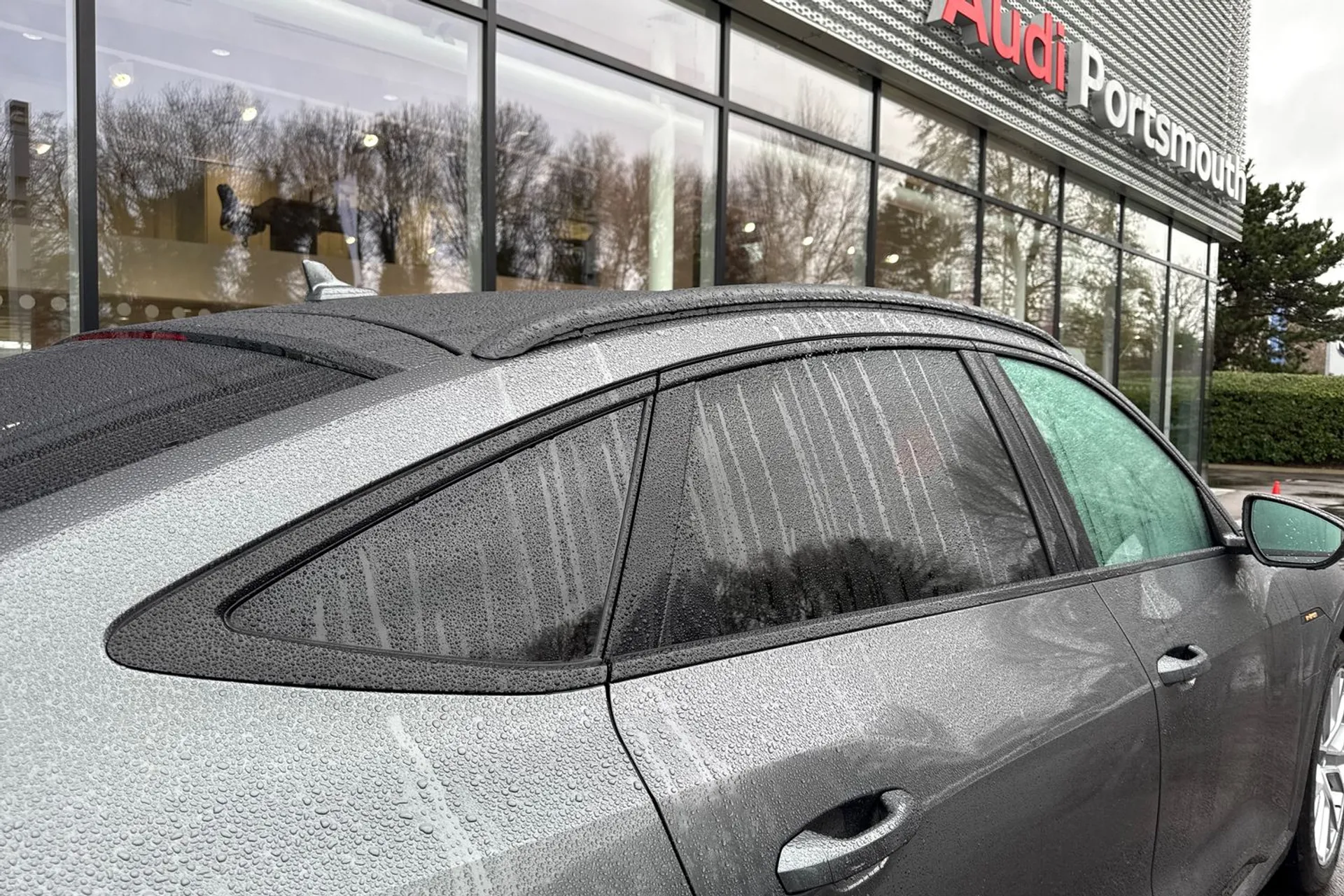 Audi e-tron thumbnail image number 22