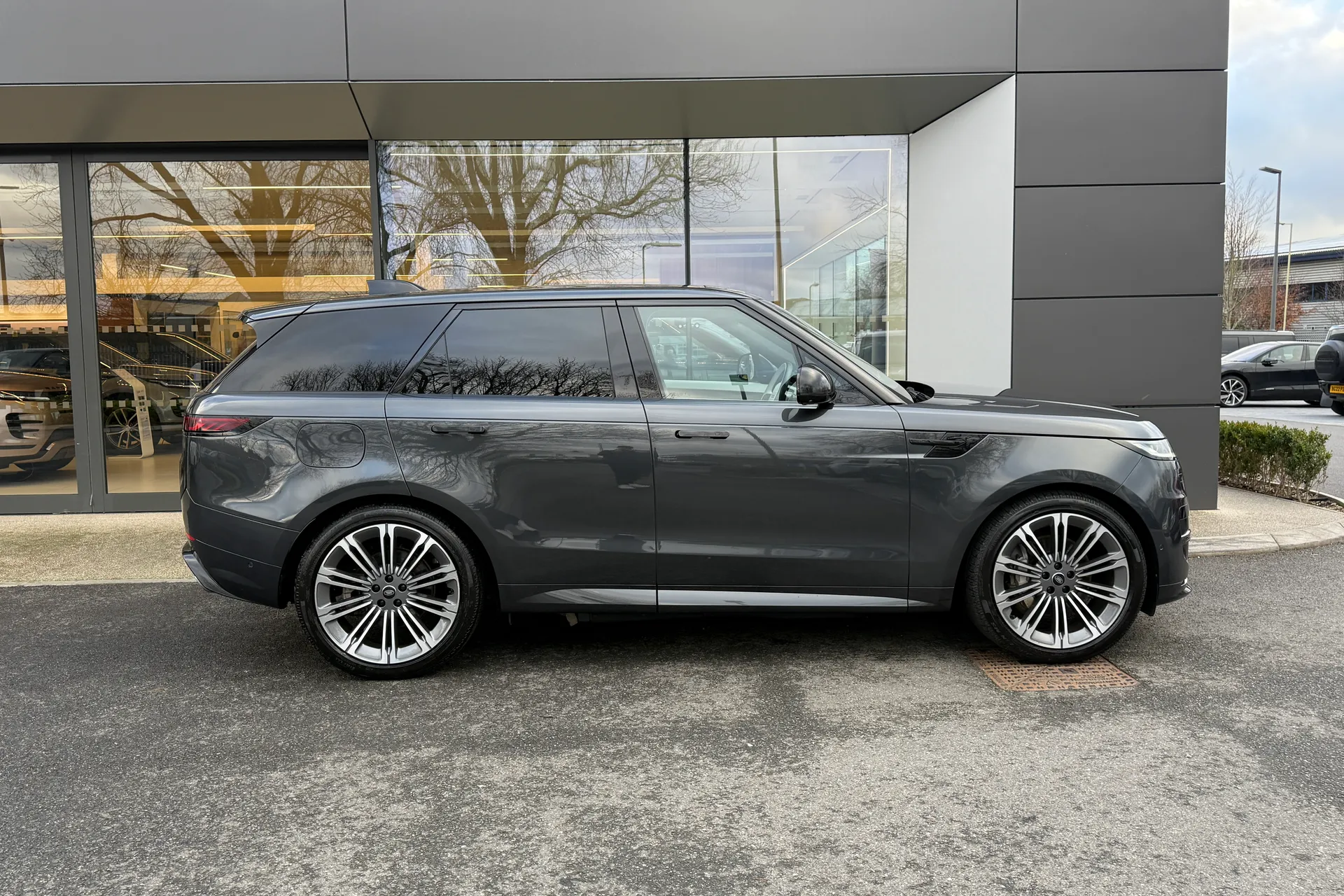 LAND ROVER RANGE ROVER SPORT thumbnail image number 2