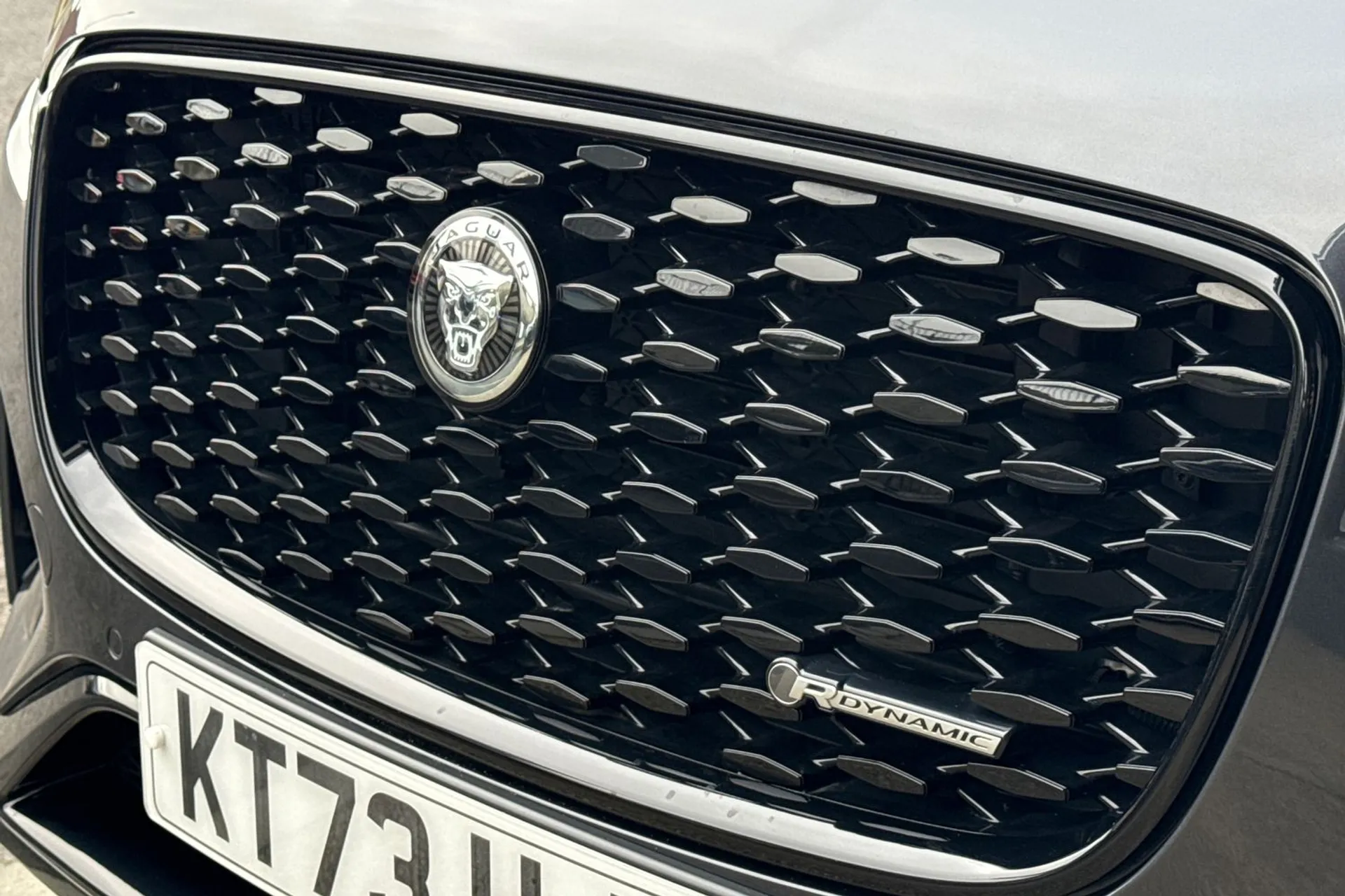 Jaguar F-PACE thumbnail image number 29