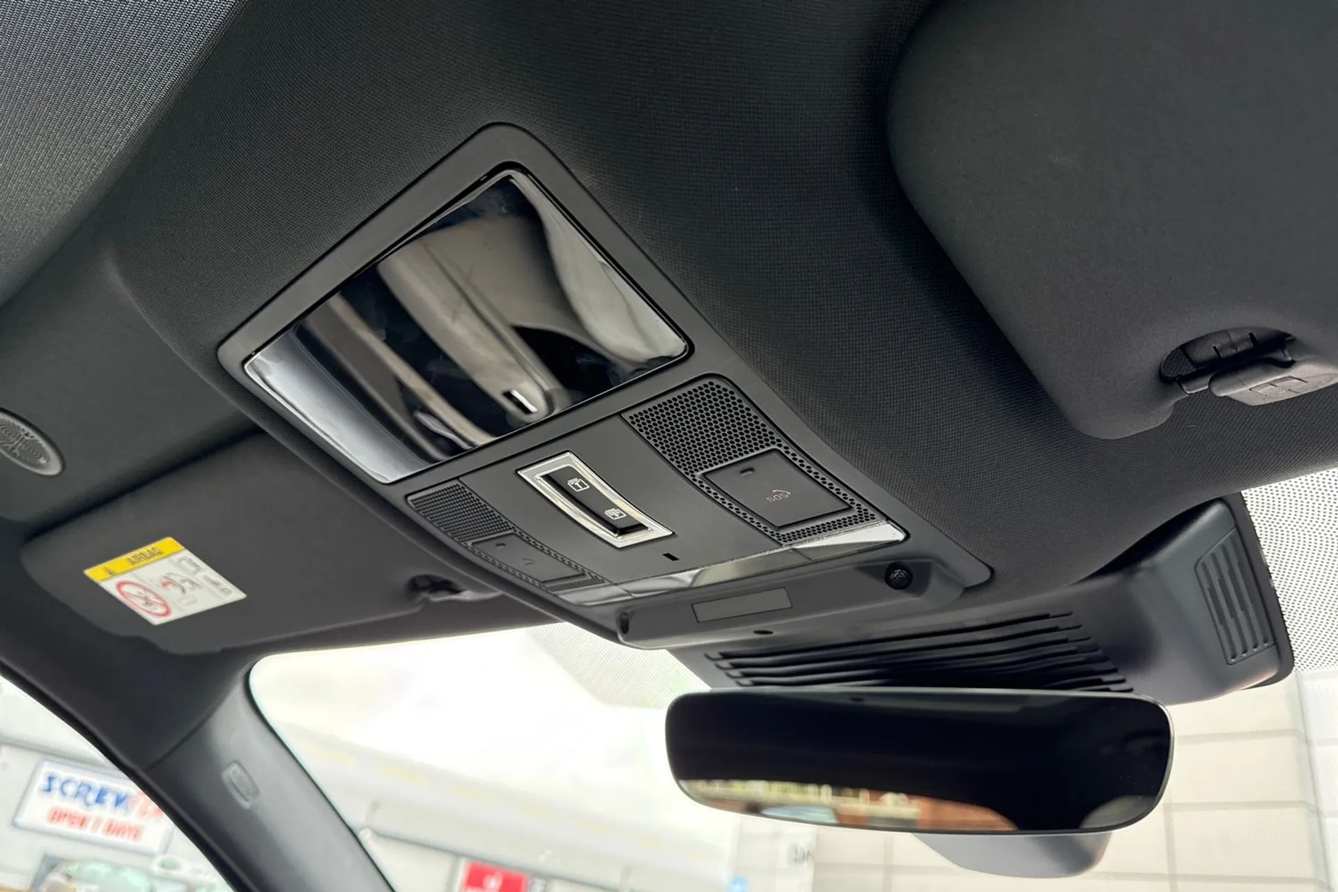 Jaguar F-PACE thumbnail image number 51