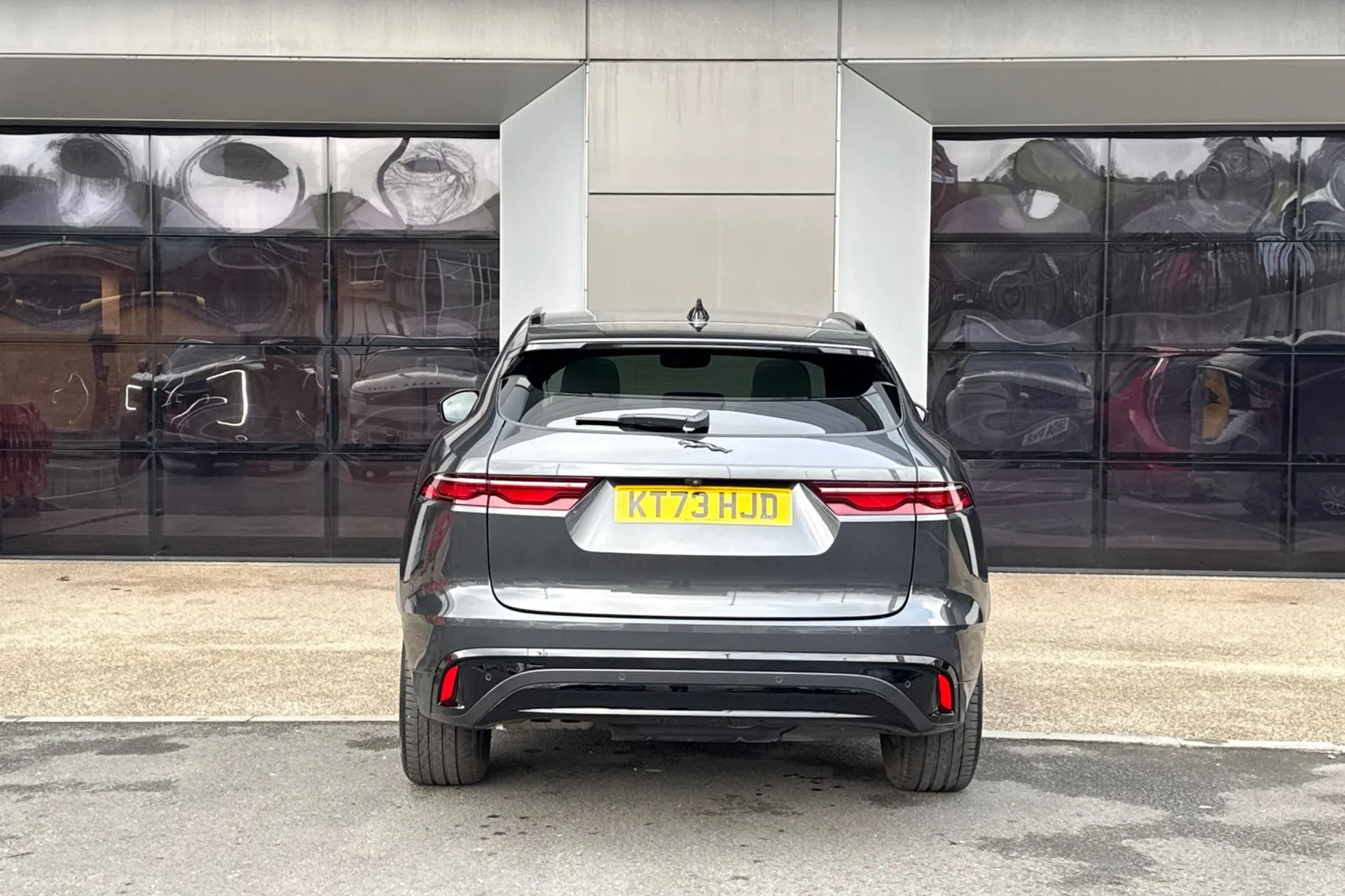 Jaguar F-PACE thumbnail image number 7