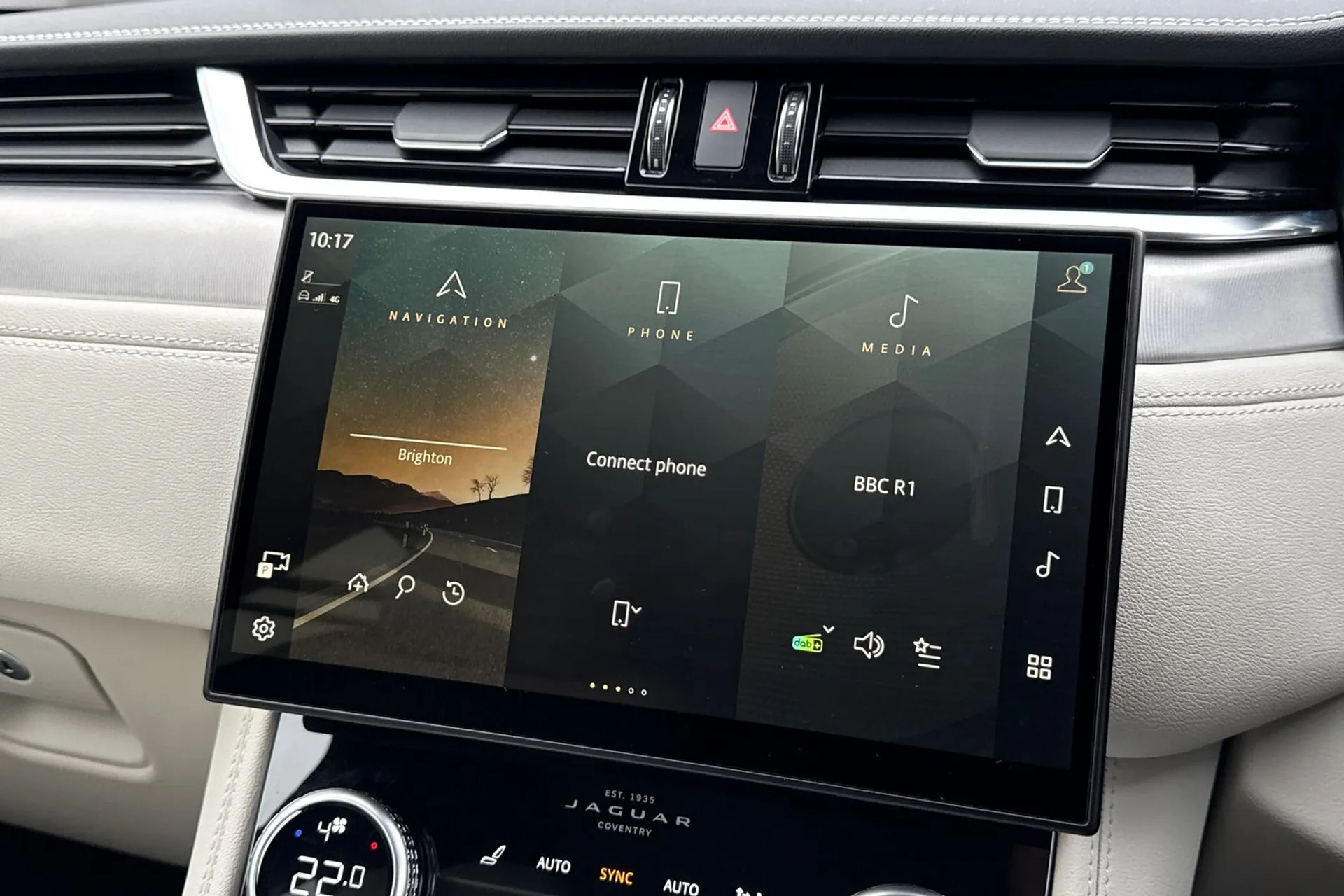 Jaguar F-PACE thumbnail image number 55